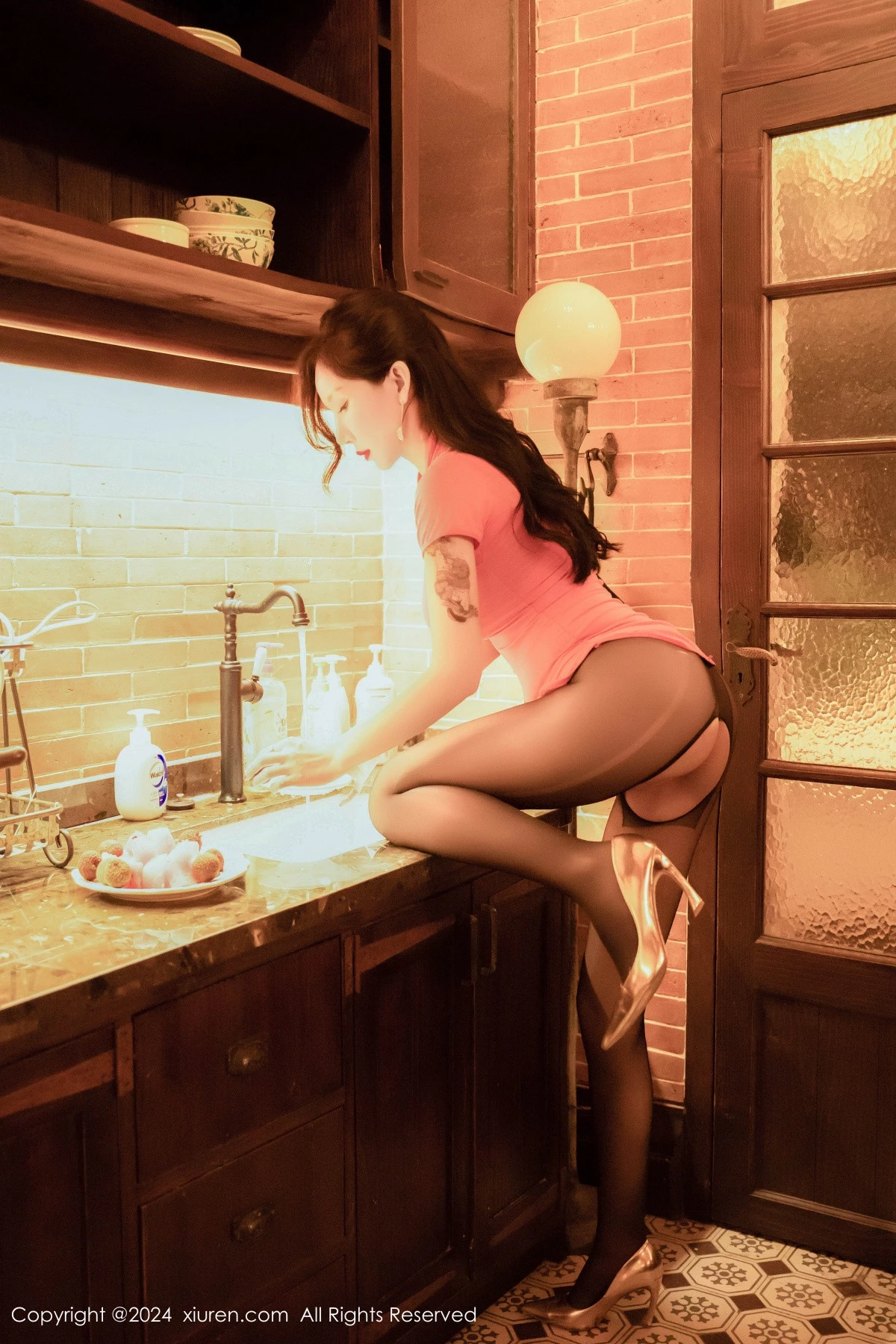 秀人集.com_[XiuRen秀人网]No.9005_模特陈怡曼私房性感红色布兜配开档黑丝秀丰满身材诱惑撩人写真91P