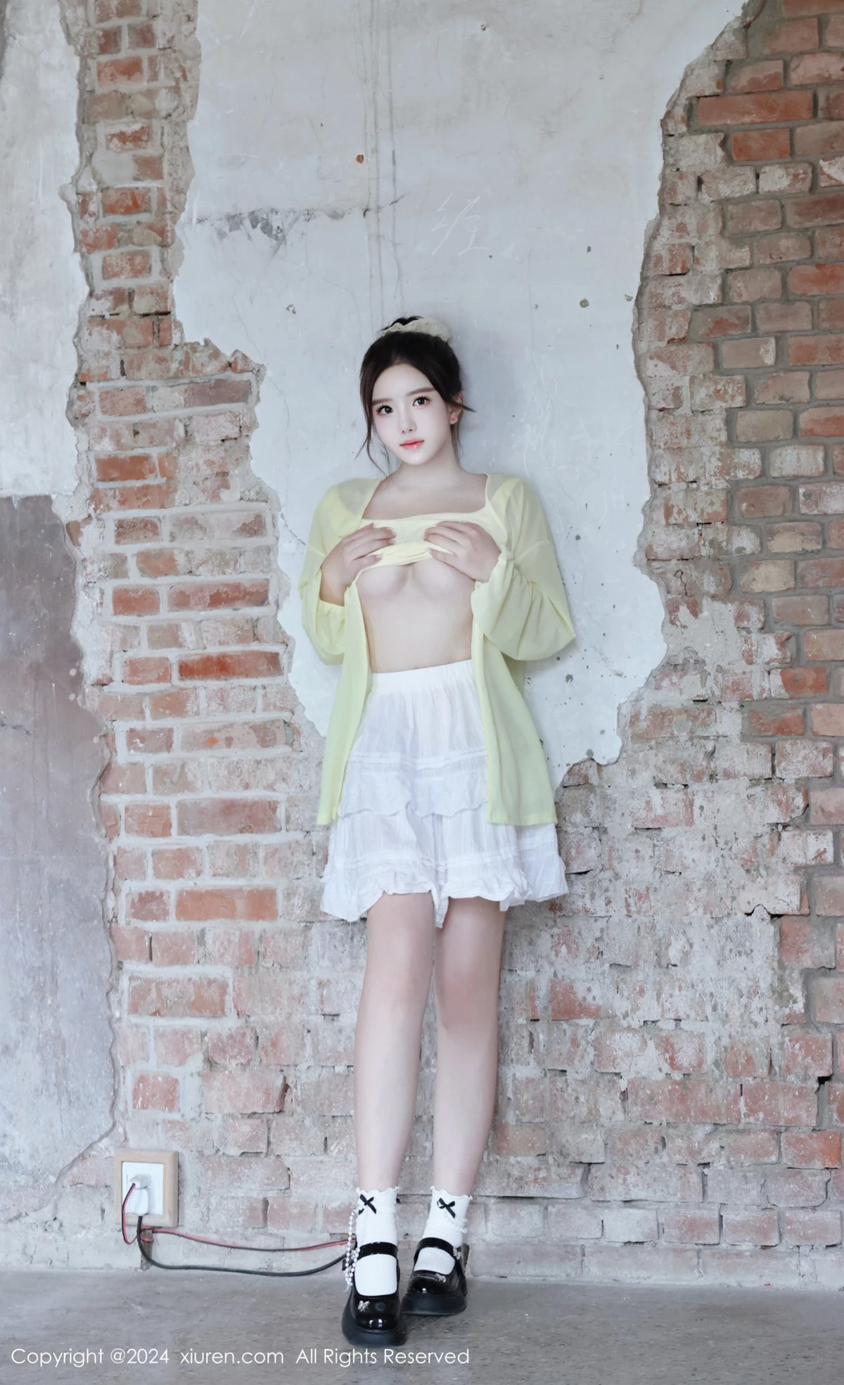 秀人集.com_[XiuRen秀人网]No.9024_模特小薯条nienie性感黄色上衣配白色短裙秀曼妙身姿迷人写真89P