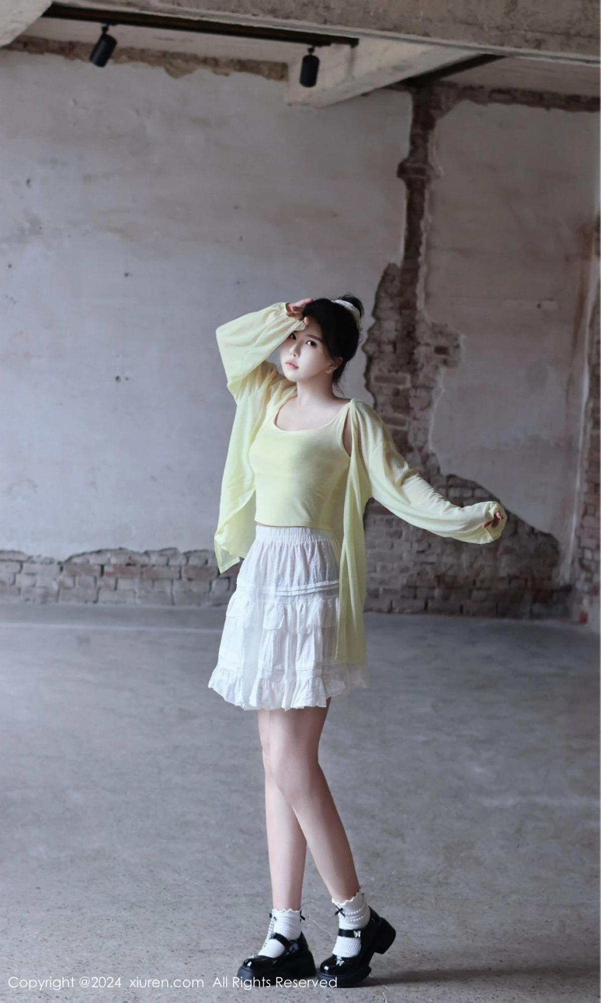 秀人集.com_[XiuRen秀人网]No.9024_模特小薯条nienie性感黄色上衣配白色短裙秀曼妙身姿迷人写真89P
