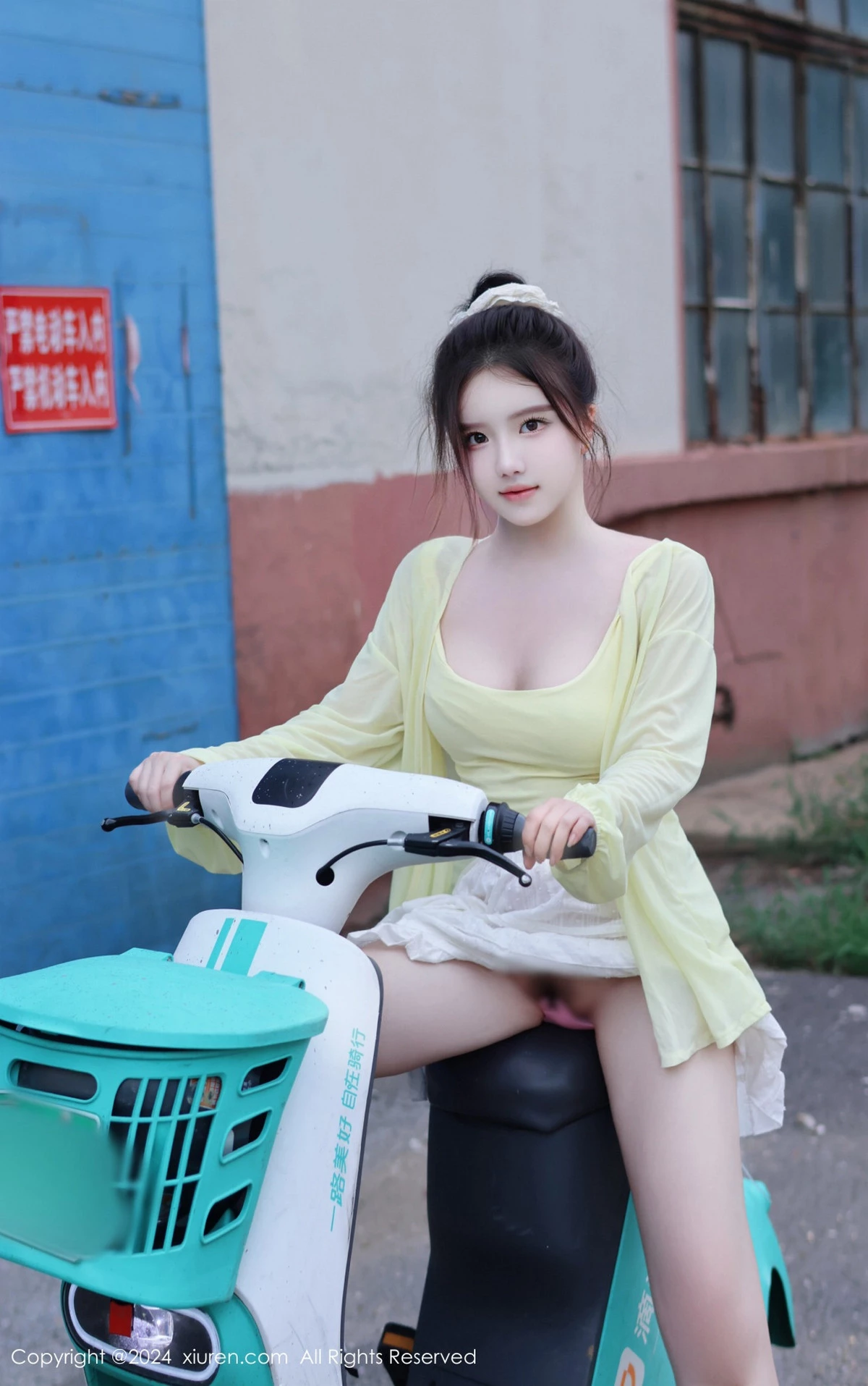秀人集.com_[XiuRen秀人网]No.9024_模特小薯条nienie性感黄色上衣配白色短裙秀曼妙身姿迷人写真89P