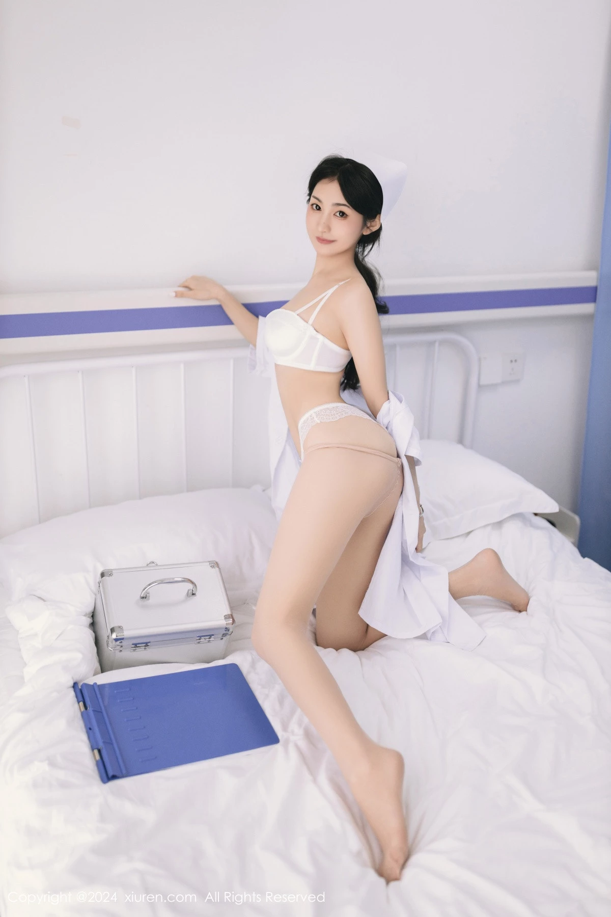 秀人集.com_[XiuRen秀人网]No.8897_模特鱼尾fish性感白色护士服配超薄肉丝秀丰腴身姿撩人诱惑写真80P