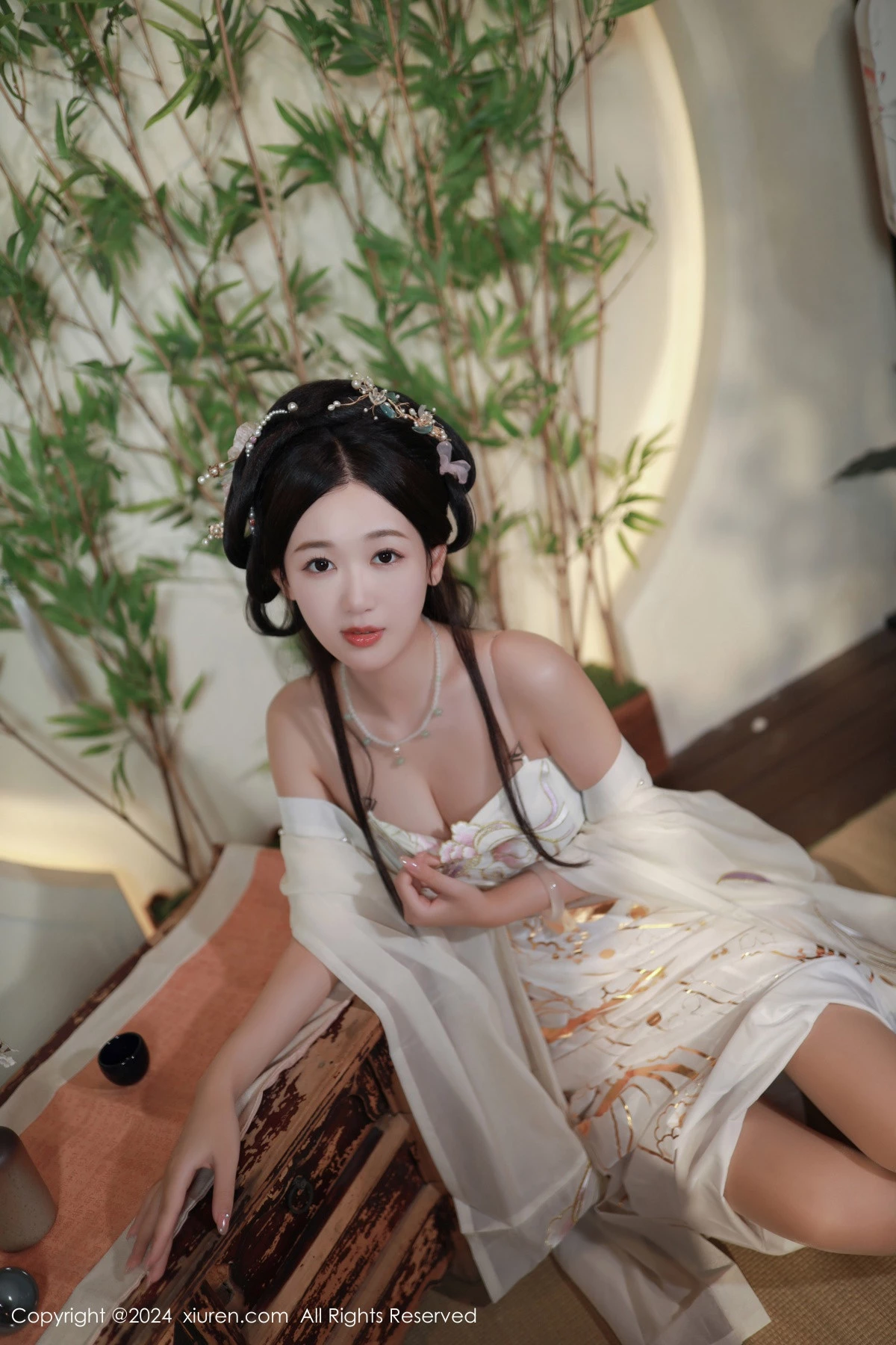 秀人集.com_[XiuRen秀人网]No.8898_模特唐安琪性感浅色古装服饰配超薄无内肉丝秀曼妙身姿诱惑写真81P