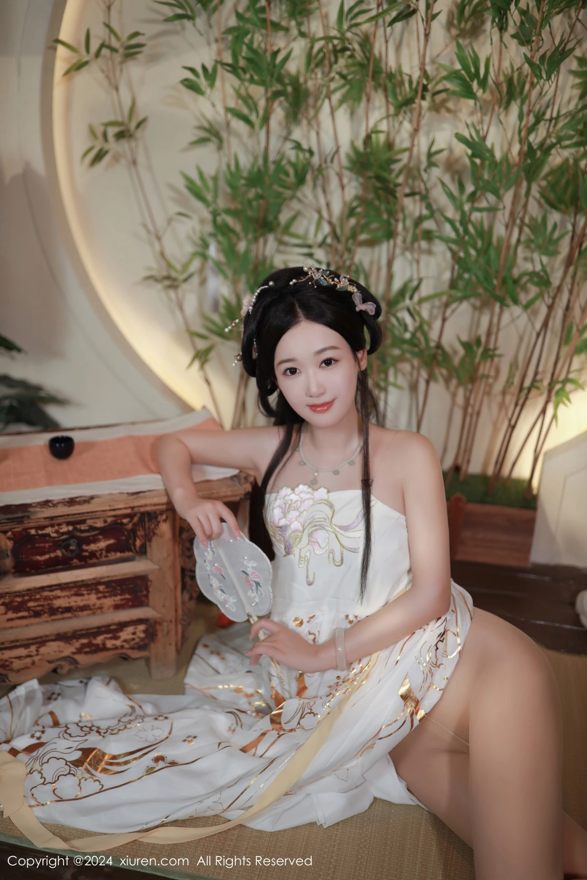 秀人集.com_[XiuRen秀人网]No.8898_模特唐安琪性感浅色古装服饰配超薄无内肉丝秀曼妙身姿诱惑写真81P