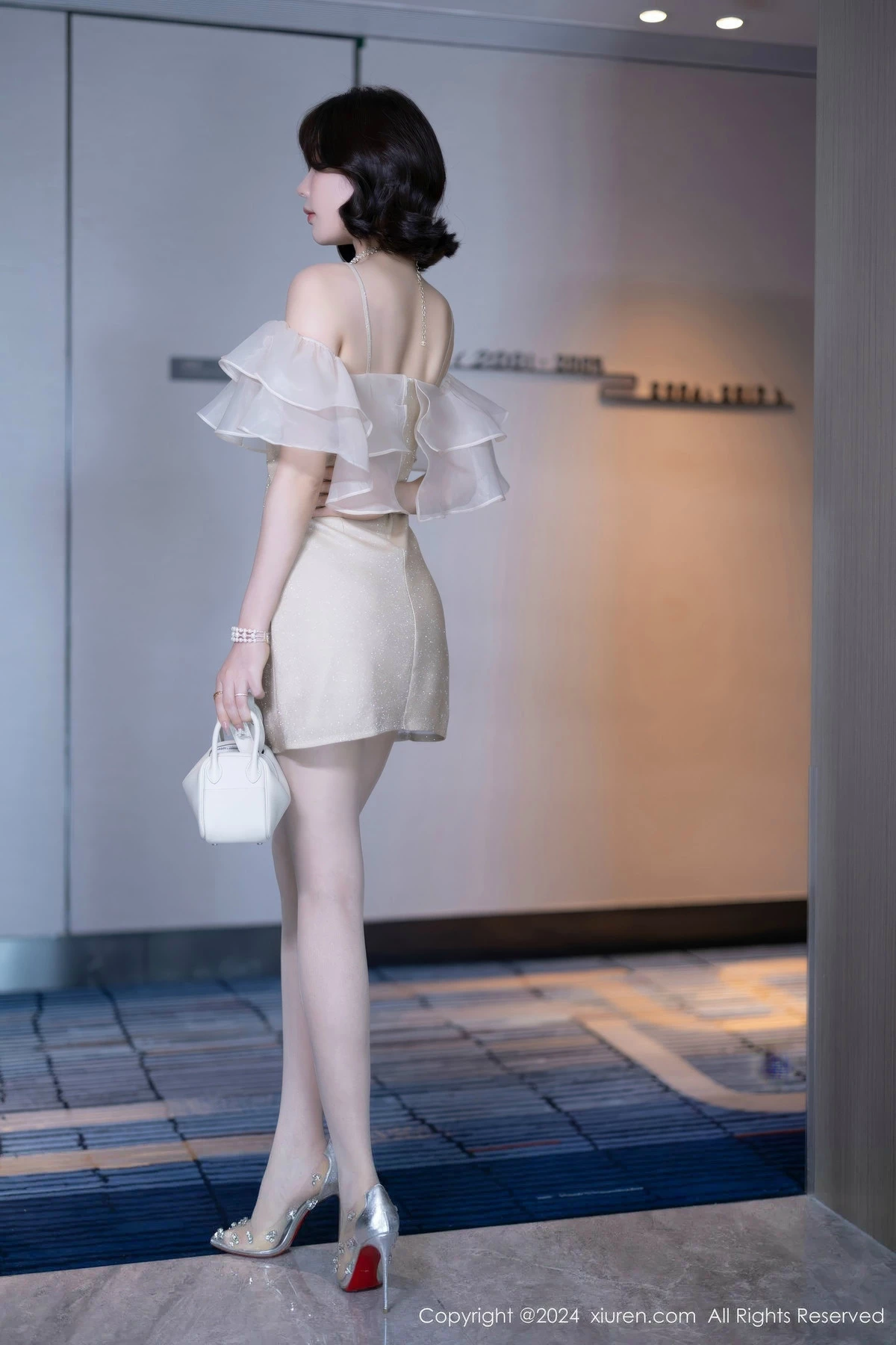 秀人集.com_[XiuRen秀人网]No.8917_女神徐莉芝Booty性感浅色连衣短裙+黑色情趣内衣迷人诱惑写真90P