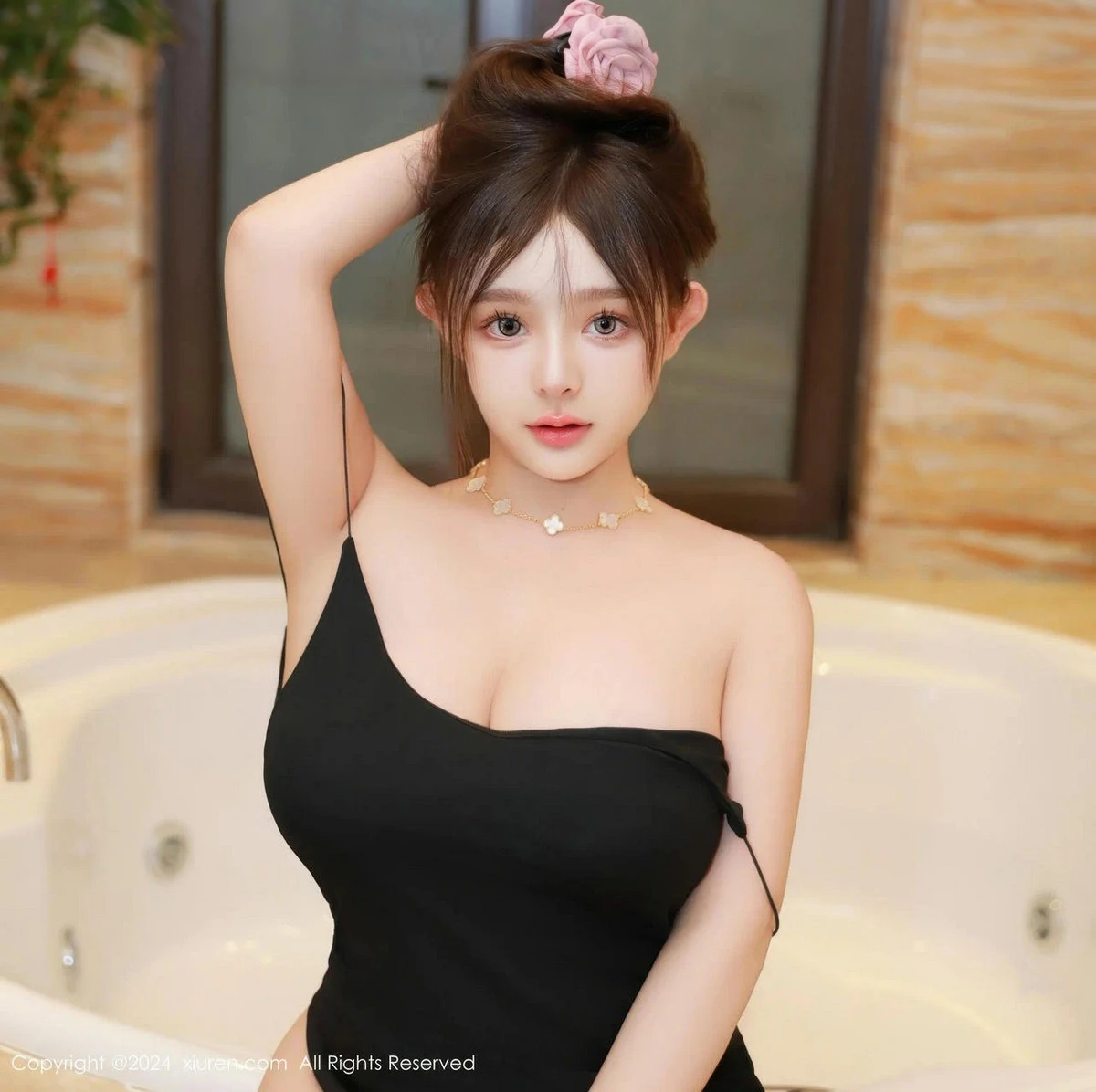 秀人集.com_[XiuRen秀人网]No.8911_模特娜娜子yy性感黑色吊带礼服配黑丝袜秀巨乳肥臀惹火诱惑写真81P