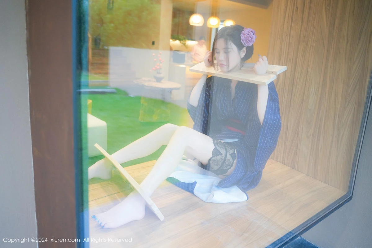 秀人集.com_[XiuRen秀人网]No.8928_模特Erikaki户外枷锁主题性感黑色情趣内衣秀白嫩美腿诱惑写真79P