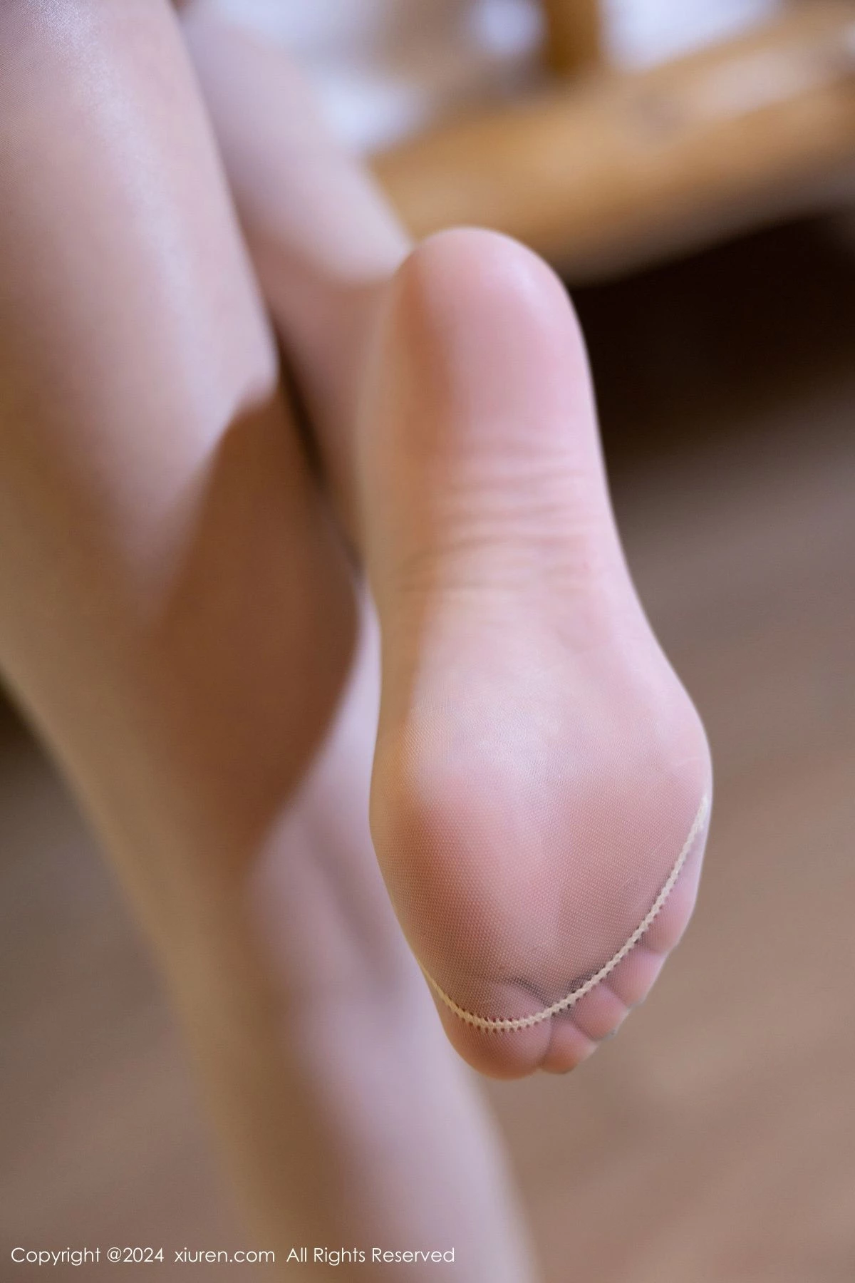 秀人集.com_[XiuRen秀人网]No.8926_女神杨晨晨Yome性感浅色连衣裙配开档肉丝秀完美身材诱惑写真80P