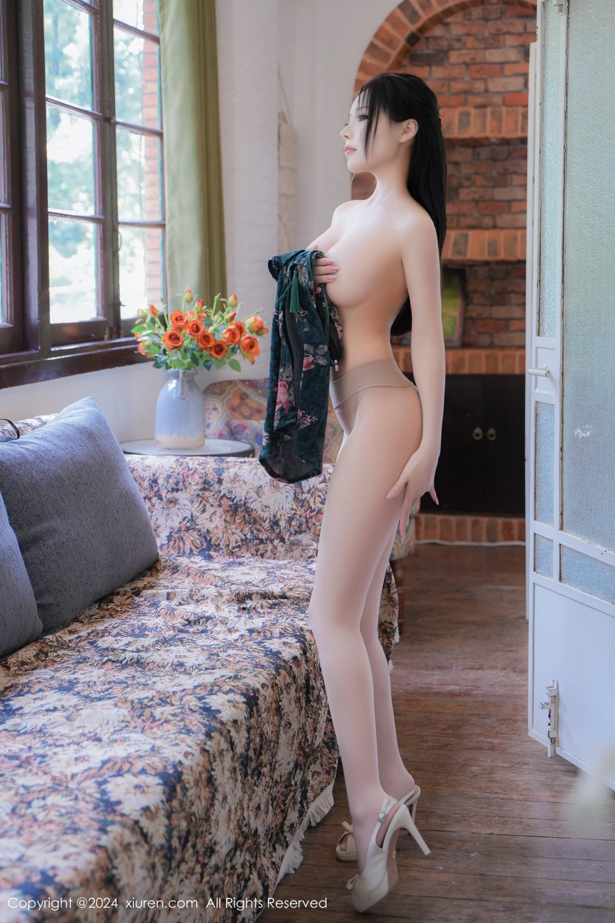 秀人集.com_[XiuRen秀人网]No.9070_模特金允珍呐性感深色旗袍服饰配超薄肉丝秀丰腴身姿诱惑写真80P