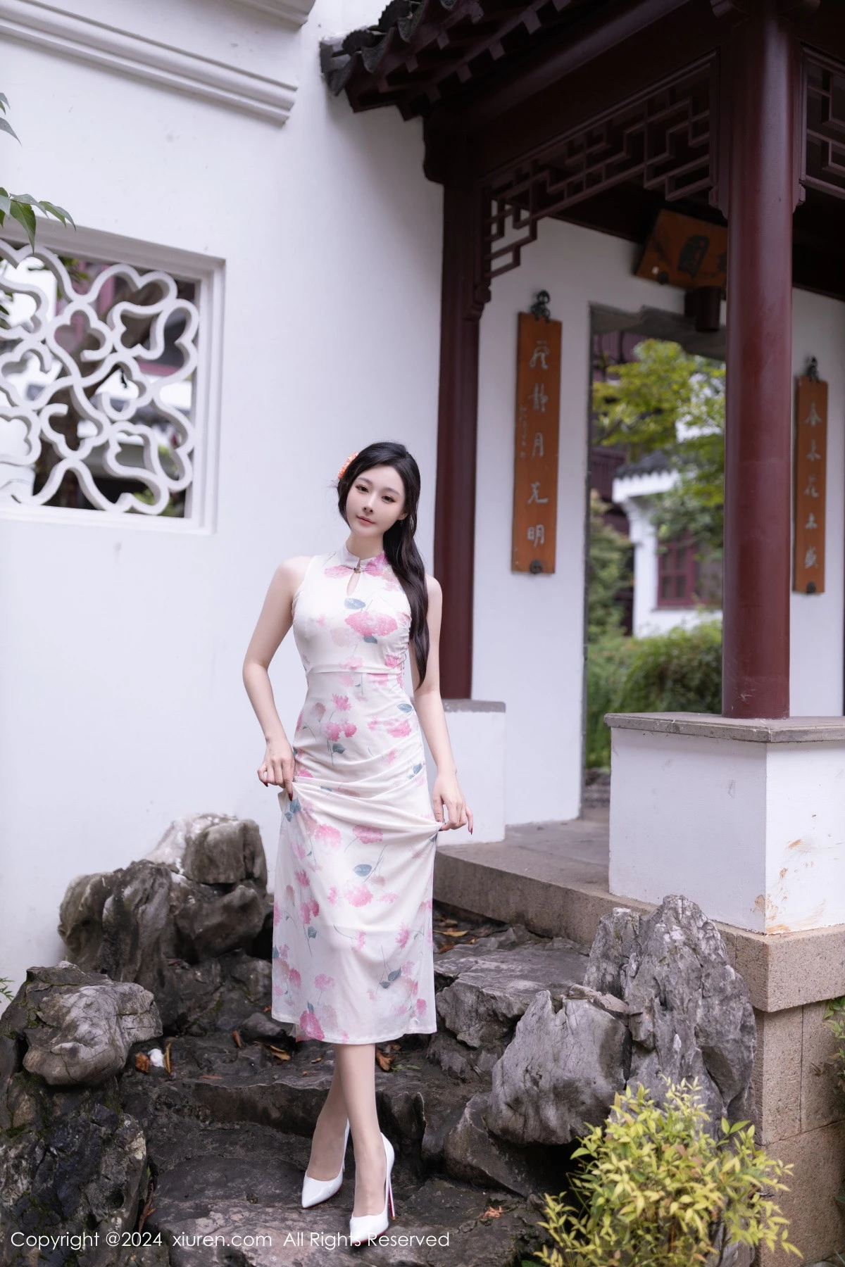 秀人集.com_[XiuRen秀人网]No.9087_模特小逗逗性感粉色图案连衣裙配超薄肉丝秀曼妙身姿诱惑写真79P