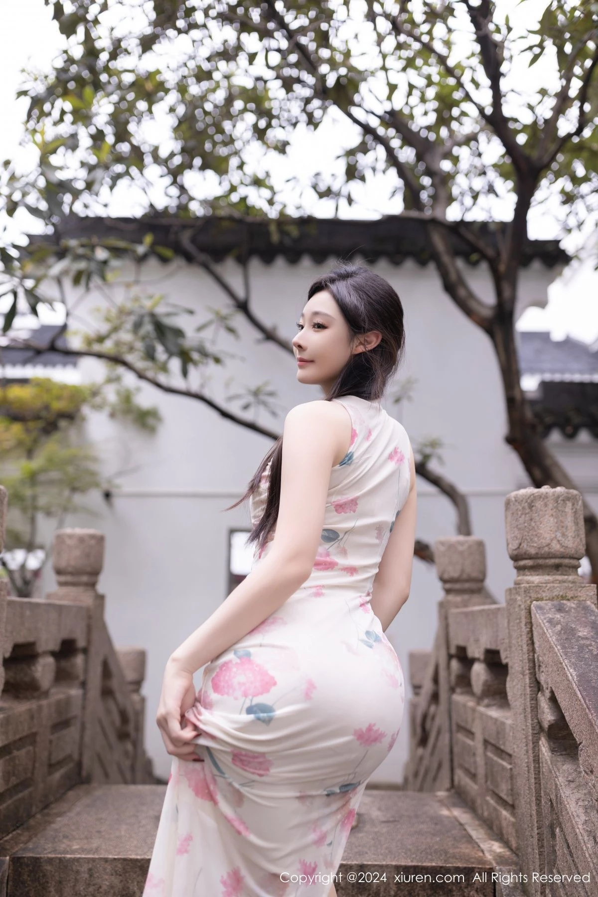 秀人集.com_[XiuRen秀人网]No.9087_模特小逗逗性感粉色图案连衣裙配超薄肉丝秀曼妙身姿诱惑写真79P