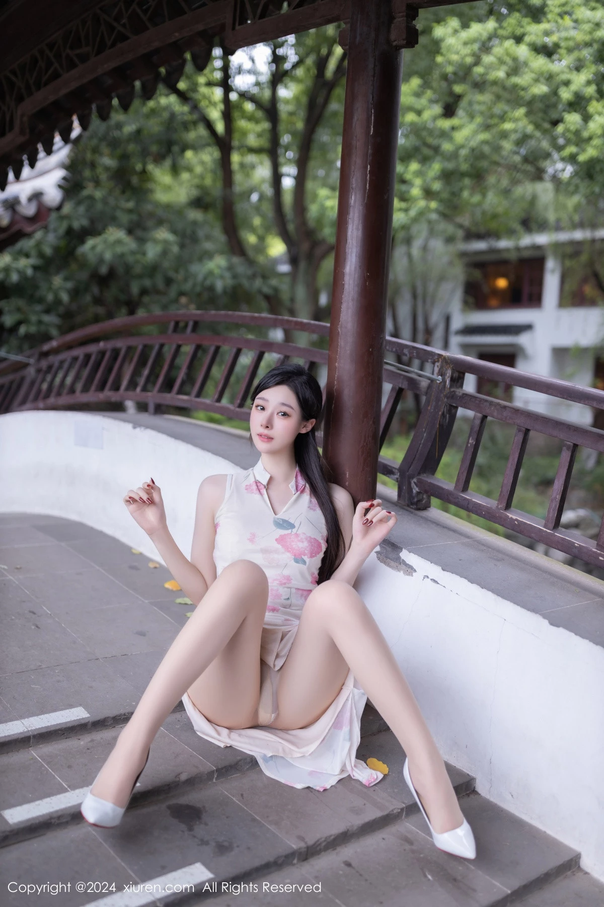 秀人集.com_[XiuRen秀人网]No.9087_模特小逗逗性感粉色图案连衣裙配超薄肉丝秀曼妙身姿诱惑写真79P