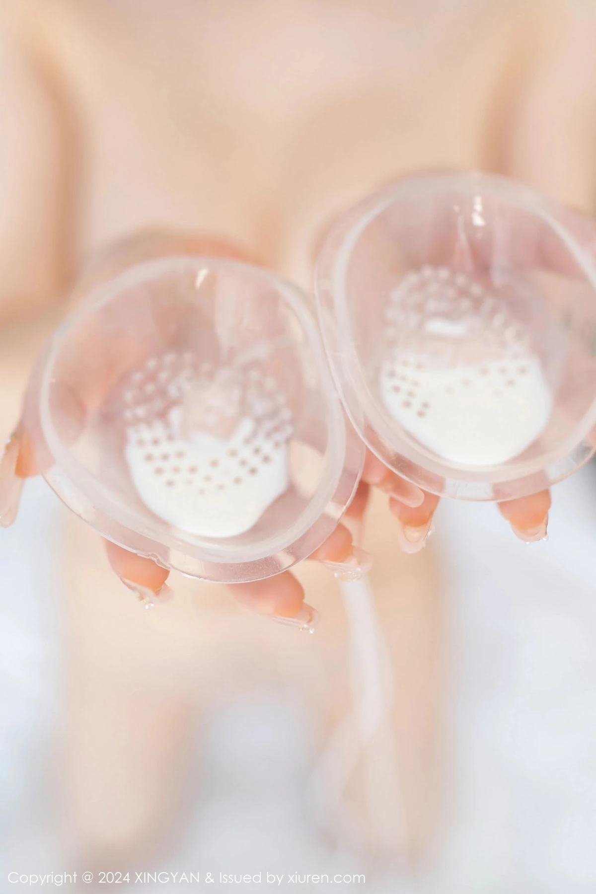 秀人集.com_[XINGYAN星颜社]VOL.266_模特潘思沁性感浅色情趣服饰配超薄肉丝秀巨乳肥臀诱惑写真80P