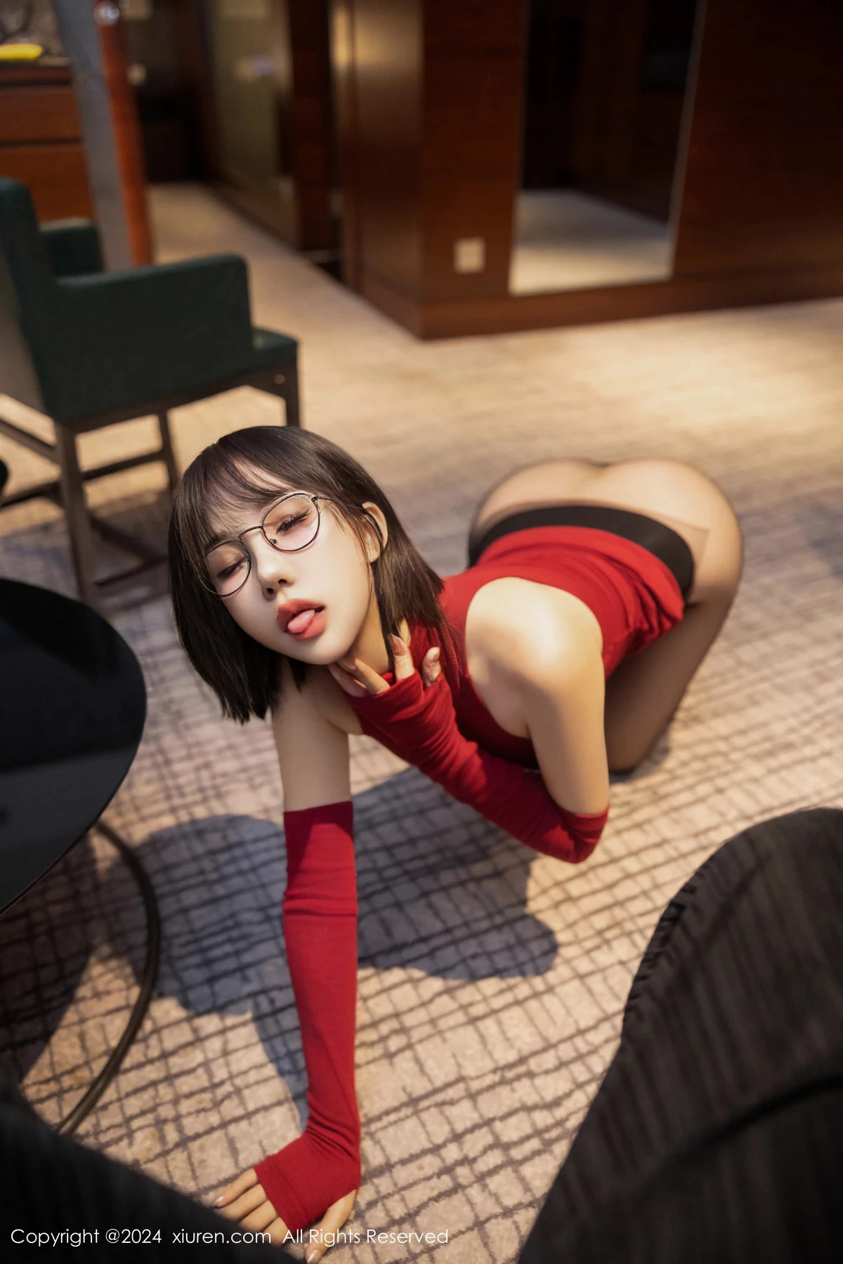 秀人集.com_[XiuRen秀人网]No.9096_模特波巧酱性感红色连衣短裙配开档黑丝秀曼妙身姿惹火诱惑写真85P