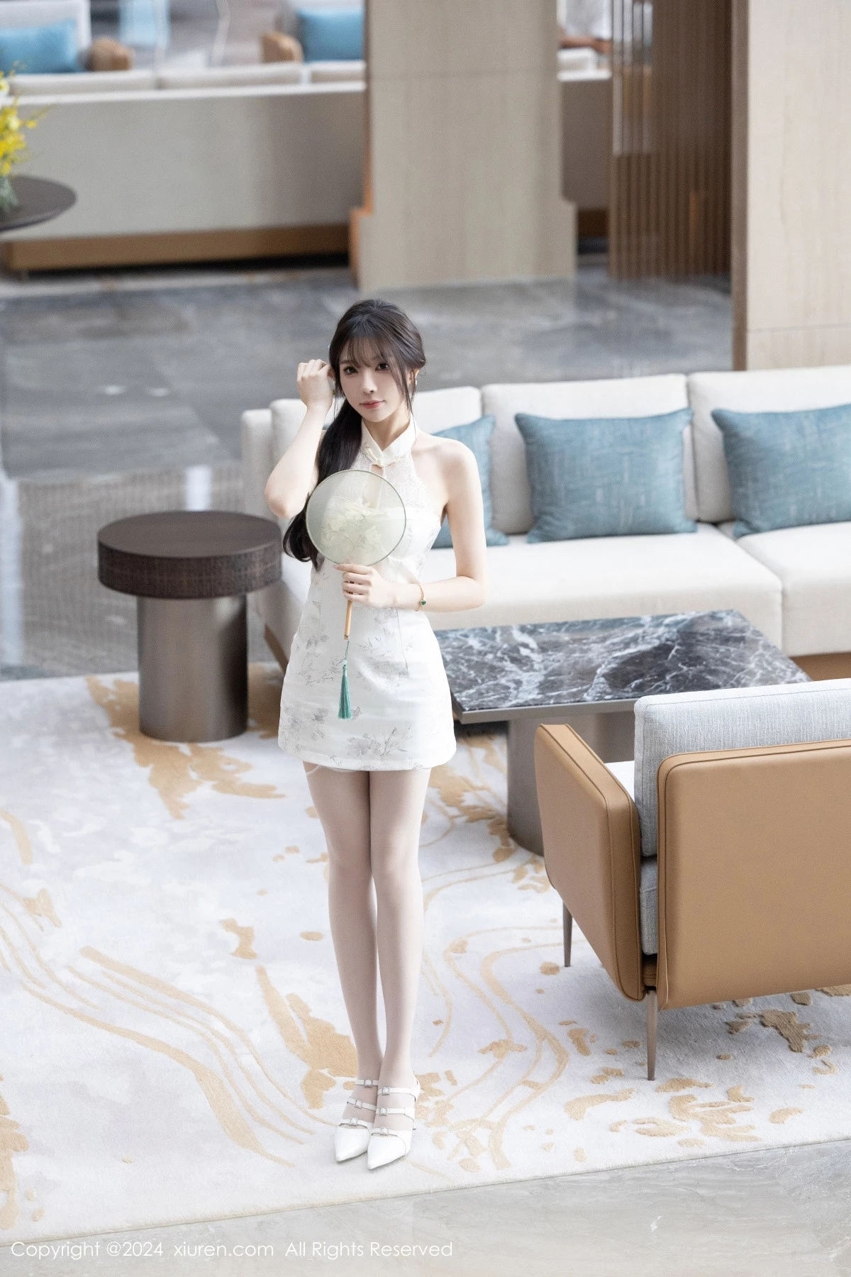 秀人集.com_[XiuRen秀人网]No.9101_女神徐莉芝Booty白色连衣裙露白色蕾丝内衣配白丝吊袜诱惑写真90P