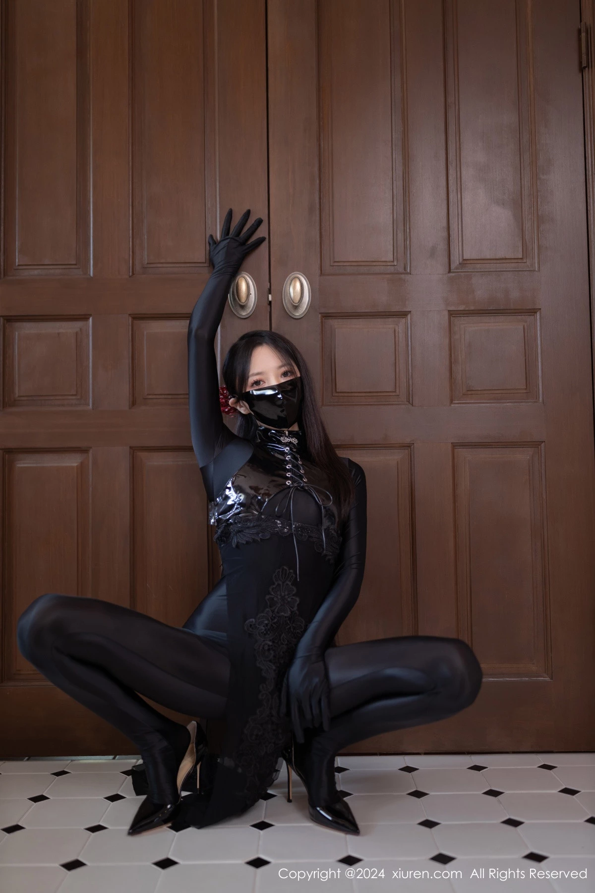 秀人集.com_[XiuRen秀人网]No.9125_模特鱼子酱Fish私房性感黑色紧身连体衣秀曼妙身姿撩人诱惑写真80P