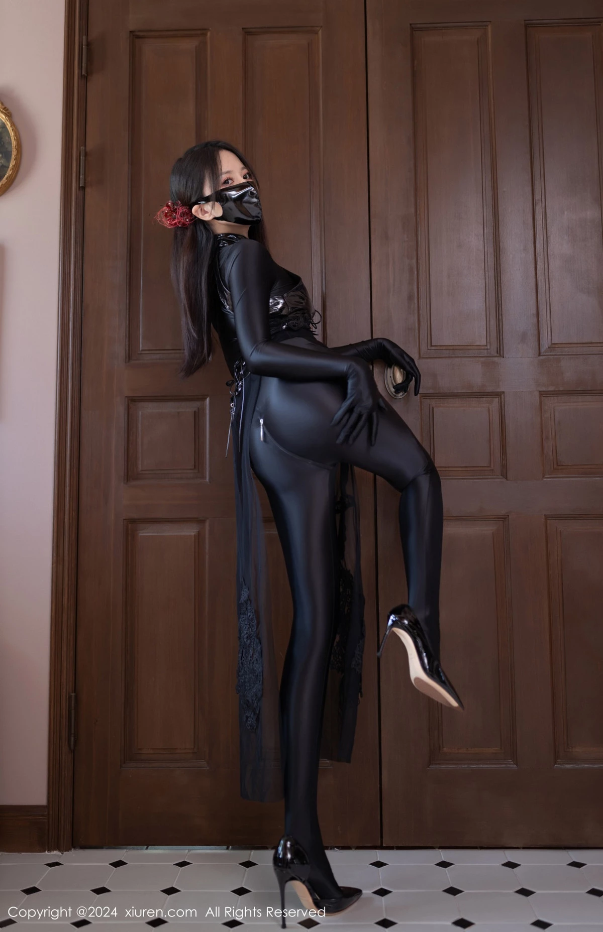 秀人集.com_[XiuRen秀人网]No.9125_模特鱼子酱Fish私房性感黑色紧身连体衣秀曼妙身姿撩人诱惑写真80P