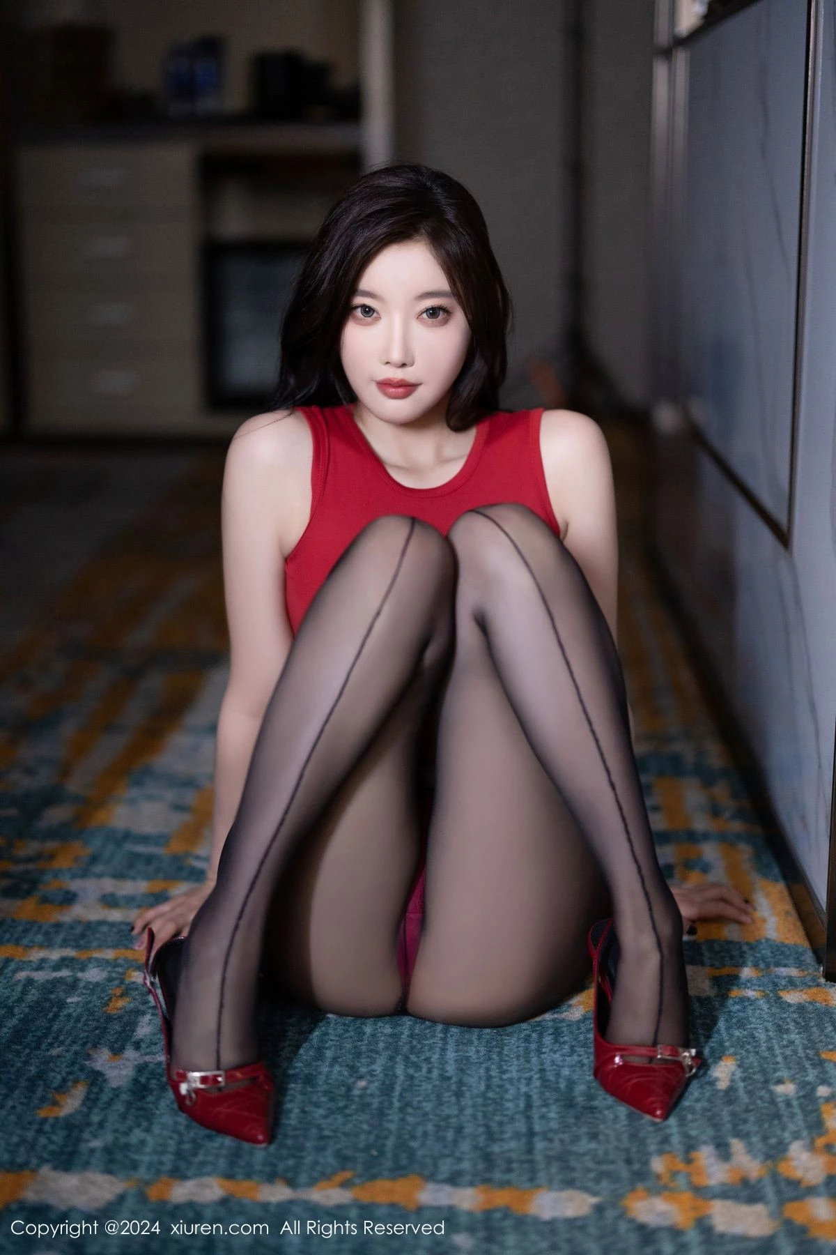 秀人集.com_[XiuRen秀人网]No.9123_女神杨晨晨Yome红色连衣短裙+红色情趣服饰秀丰腴身材诱惑写真83P