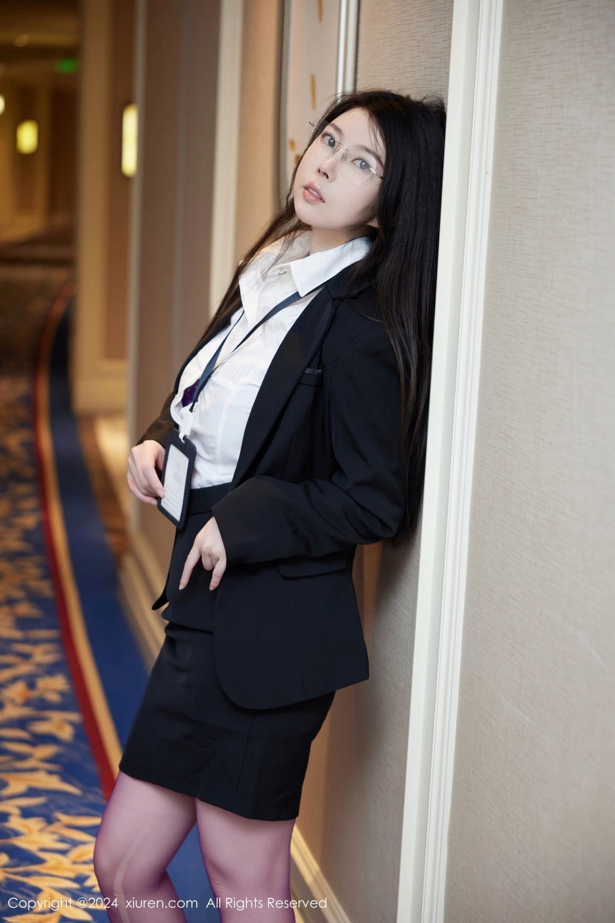 秀人集.com_[XiuRen秀人网]No.9131_模特白茹雪abby性感白T配黑短裙露紫丝吊袜秀丰腴身姿诱惑写真87P