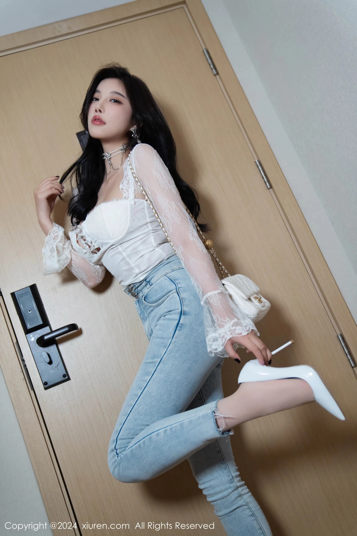 秀人集.com_[XiuRen秀人网]No.9140_女神杨晨晨Yome性感白色上衣配牛仔长裤秀丰腴身姿诱惑写真80P