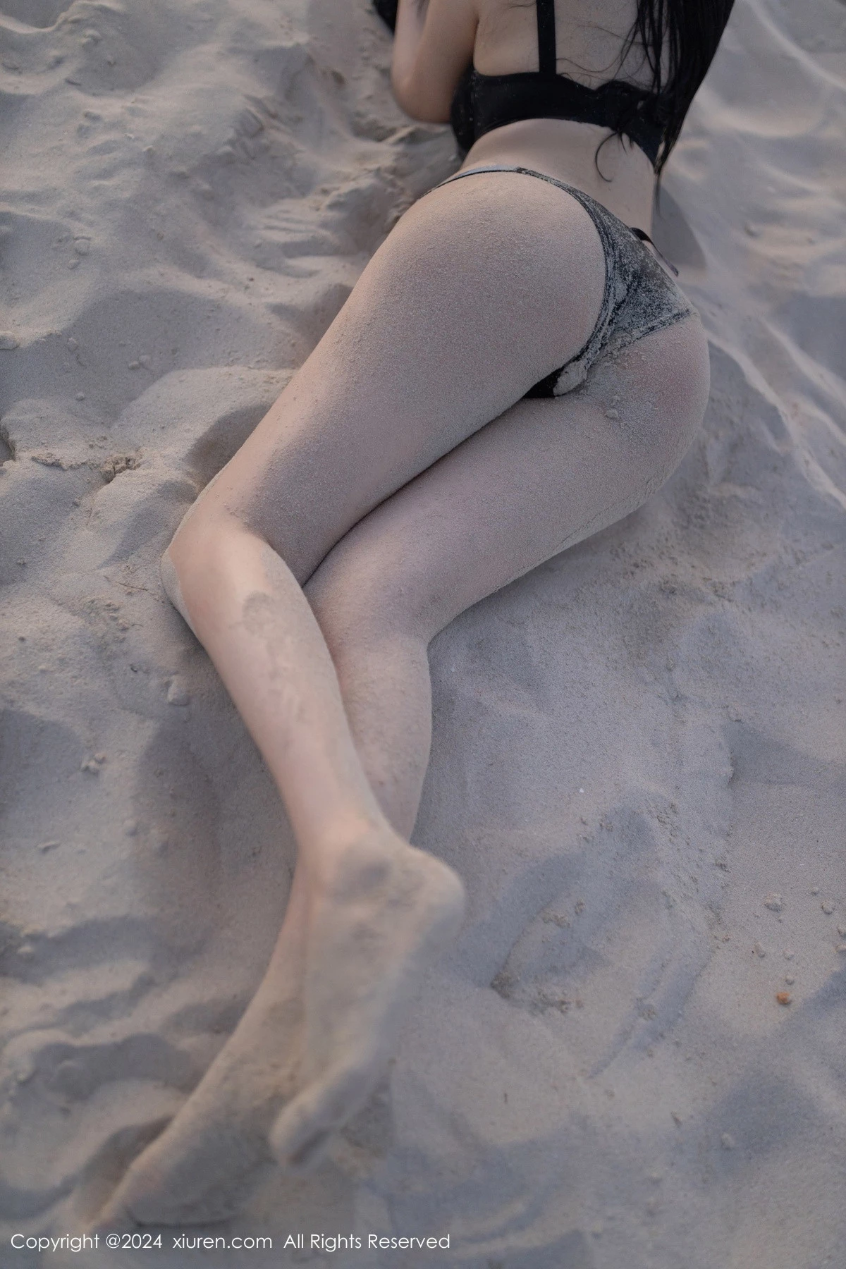 秀人集.com_[XiuRen秀人网]No.9138_模特安然anran海边沙滩场景性感黑色泳装秀柔美身段诱惑写真82P