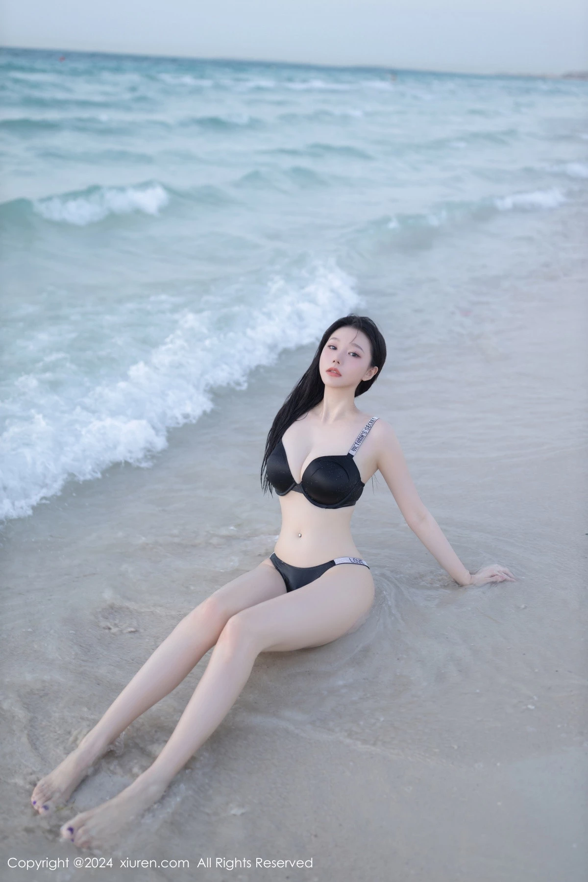 秀人集.com_[XiuRen秀人网]No.9138_模特安然anran海边沙滩场景性感黑色泳装秀柔美身段诱惑写真82P