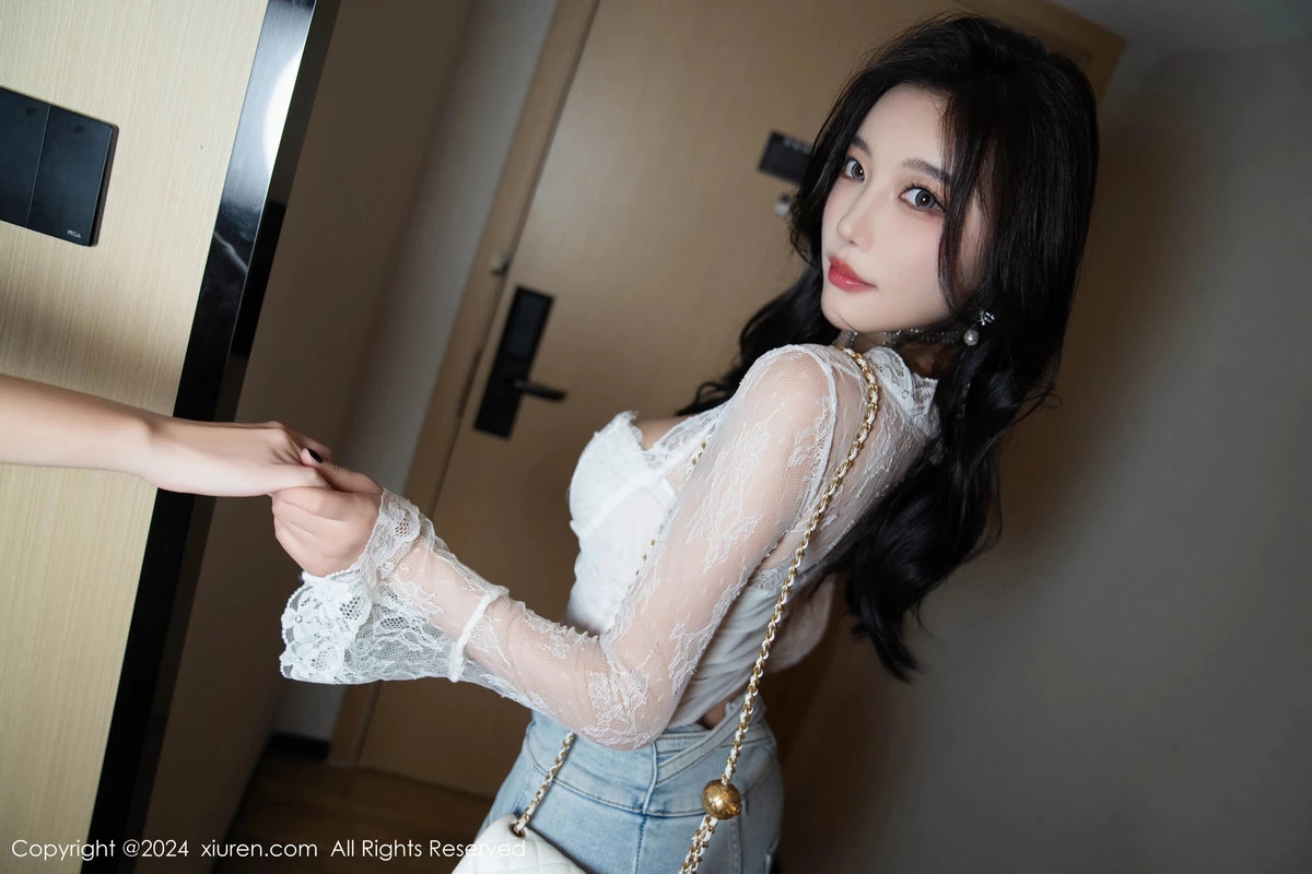 秀人集.com_[XiuRen秀人网]No.9140_女神杨晨晨Yome性感白色上衣配牛仔长裤秀丰腴身姿诱惑写真80P