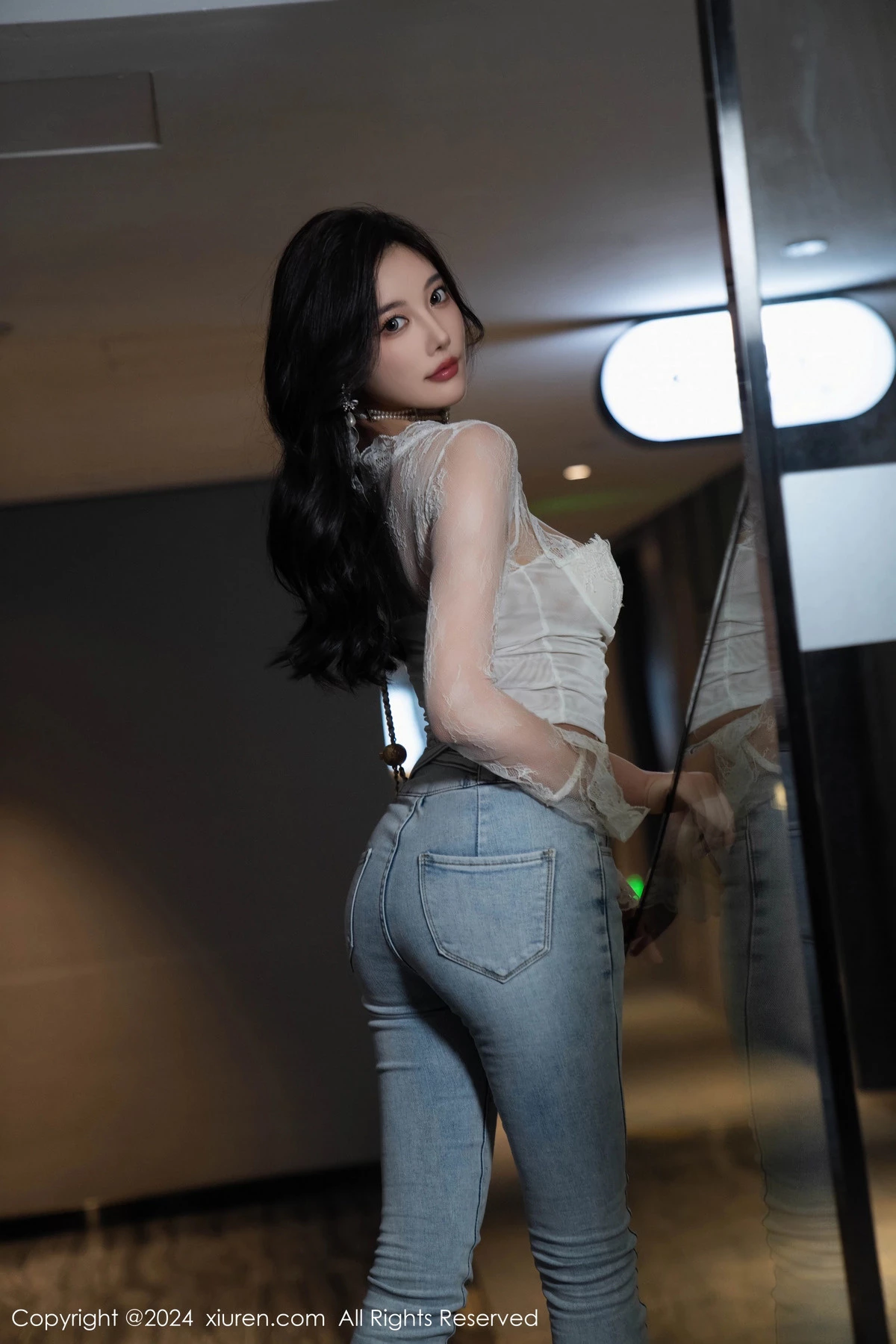 秀人集.com_[XiuRen秀人网]No.9140_女神杨晨晨Yome性感白色上衣配牛仔长裤秀丰腴身姿诱惑写真80P