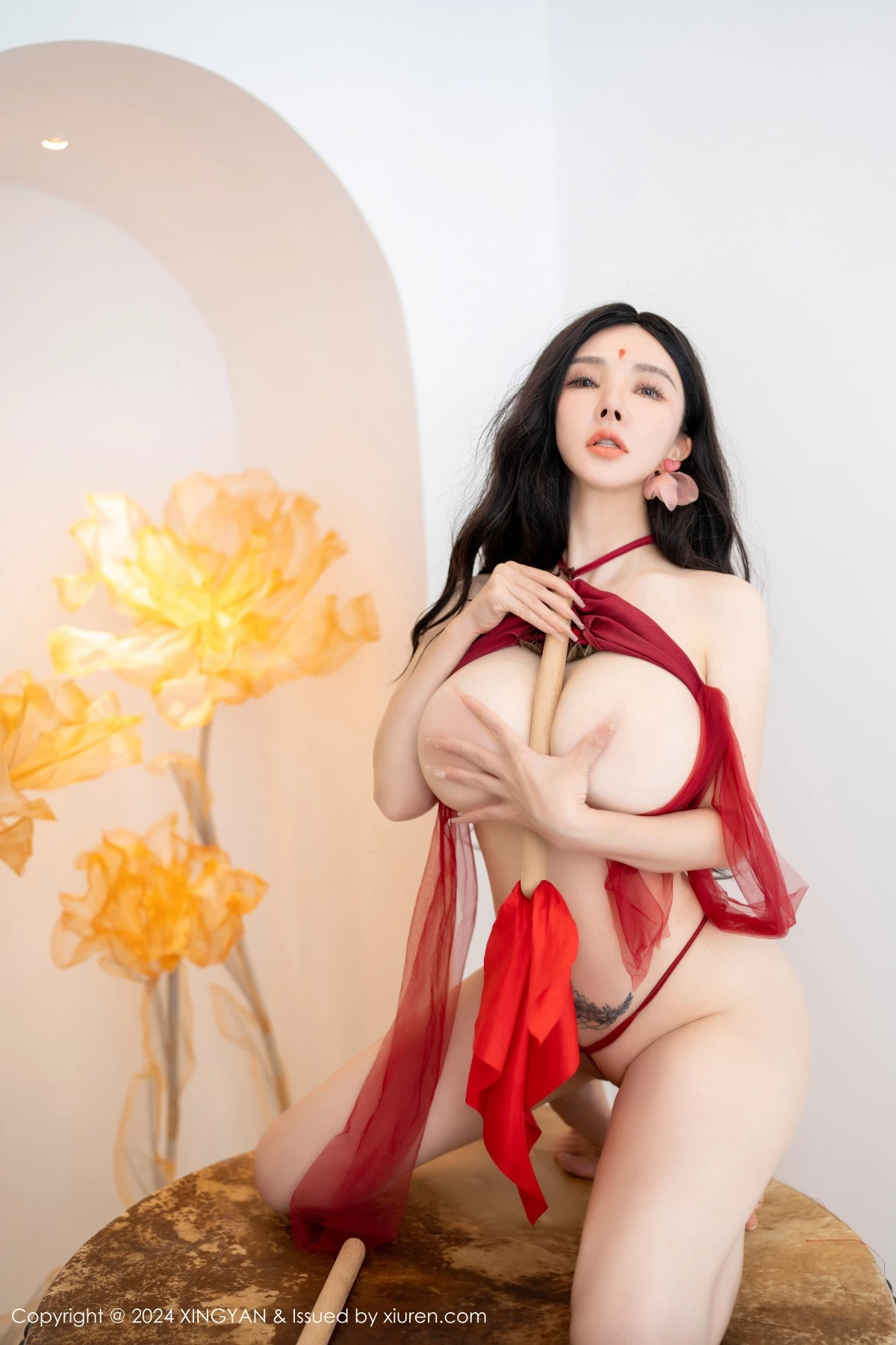 秀人集.com_[XINGYAN星颜社]VOL.270_模特潘思沁性感红色薄纱情趣服饰露丁字裤秀巨乳肥臀诱惑写真80P