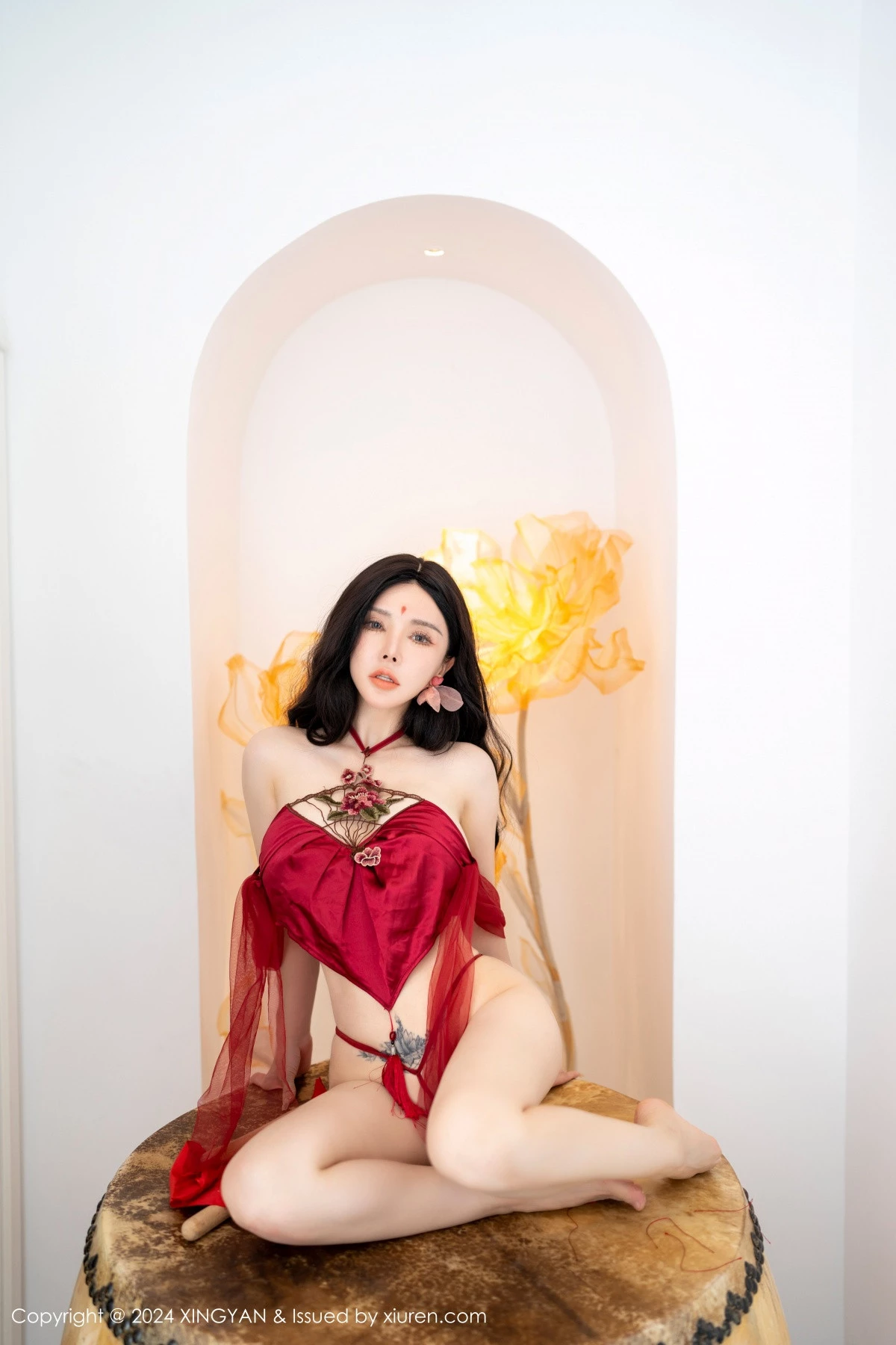 秀人集.com_[XINGYAN星颜社]VOL.270_模特潘思沁性感红色薄纱情趣服饰露丁字裤秀巨乳肥臀诱惑写真80P