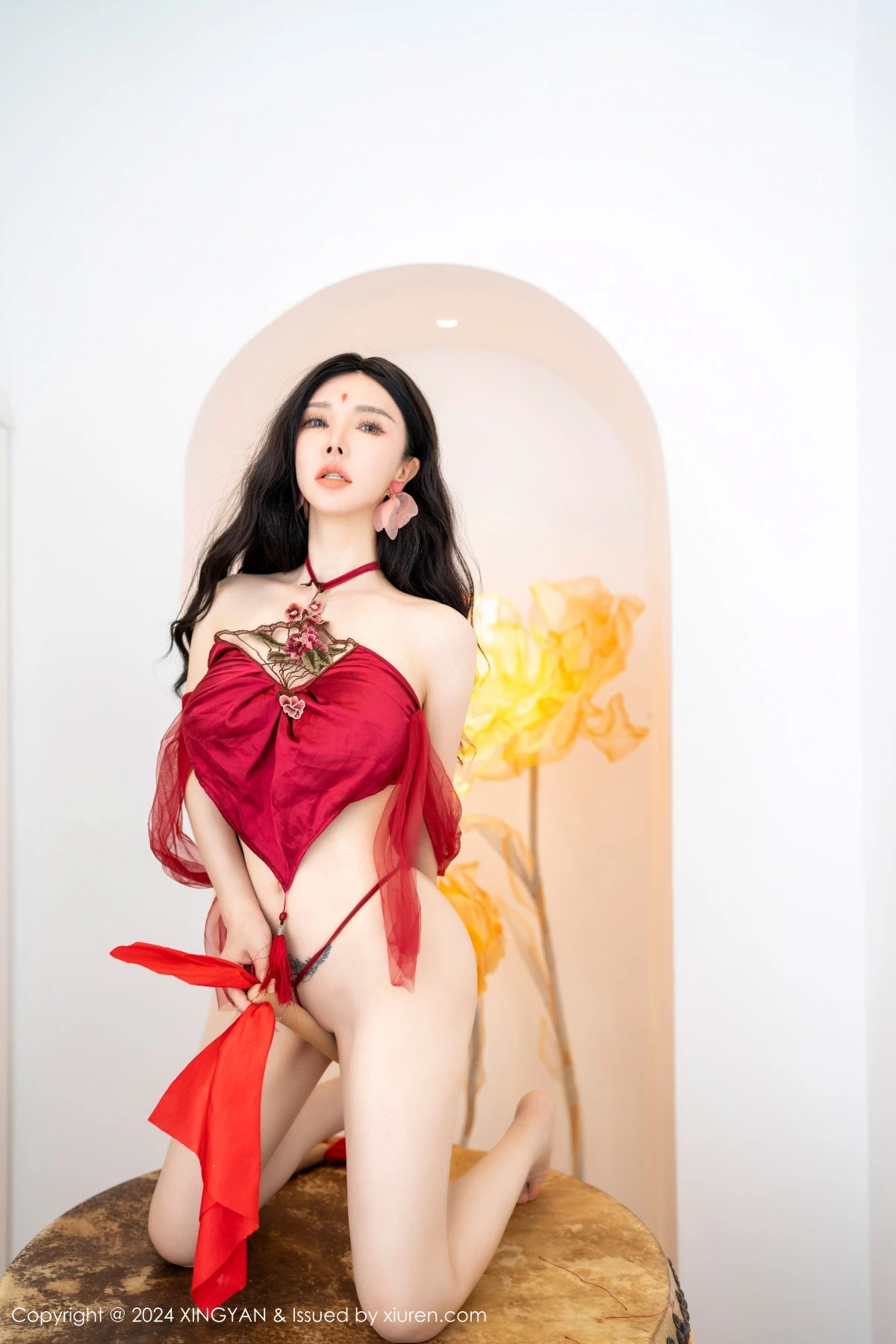 秀人集.com_[XINGYAN星颜社]VOL.270_模特潘思沁性感红色薄纱情趣服饰露丁字裤秀巨乳肥臀诱惑写真80P