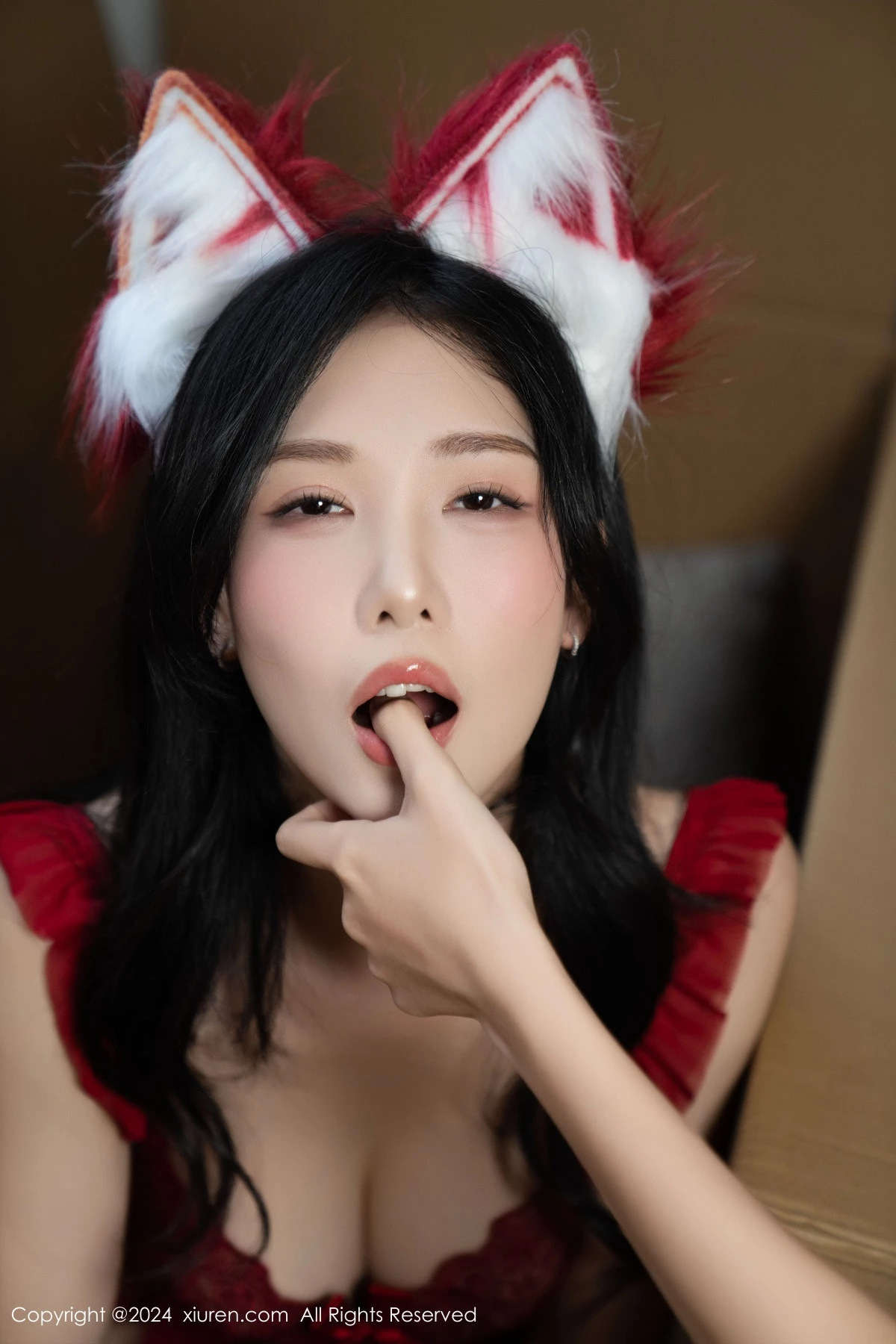 秀人集.com_[XiuRen秀人网]No.9156_模特利世私房性感红色情趣服饰配黑丝吊袜秀曼妙身姿诱惑写真82P