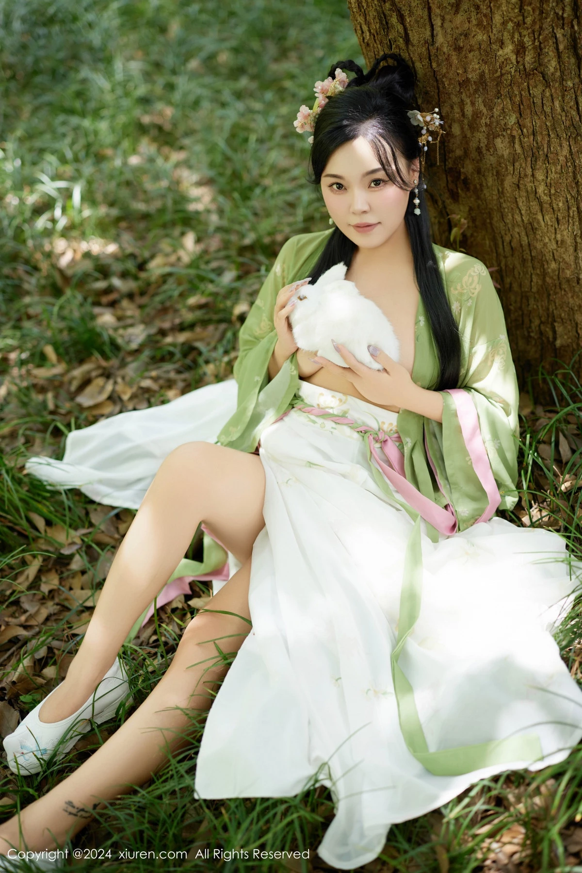 秀人集.com_[XiuRen秀人网]No.9162_模特麦田中秋汉服主题户外性感薄纱服饰秀曼妙身姿诱惑写真72P