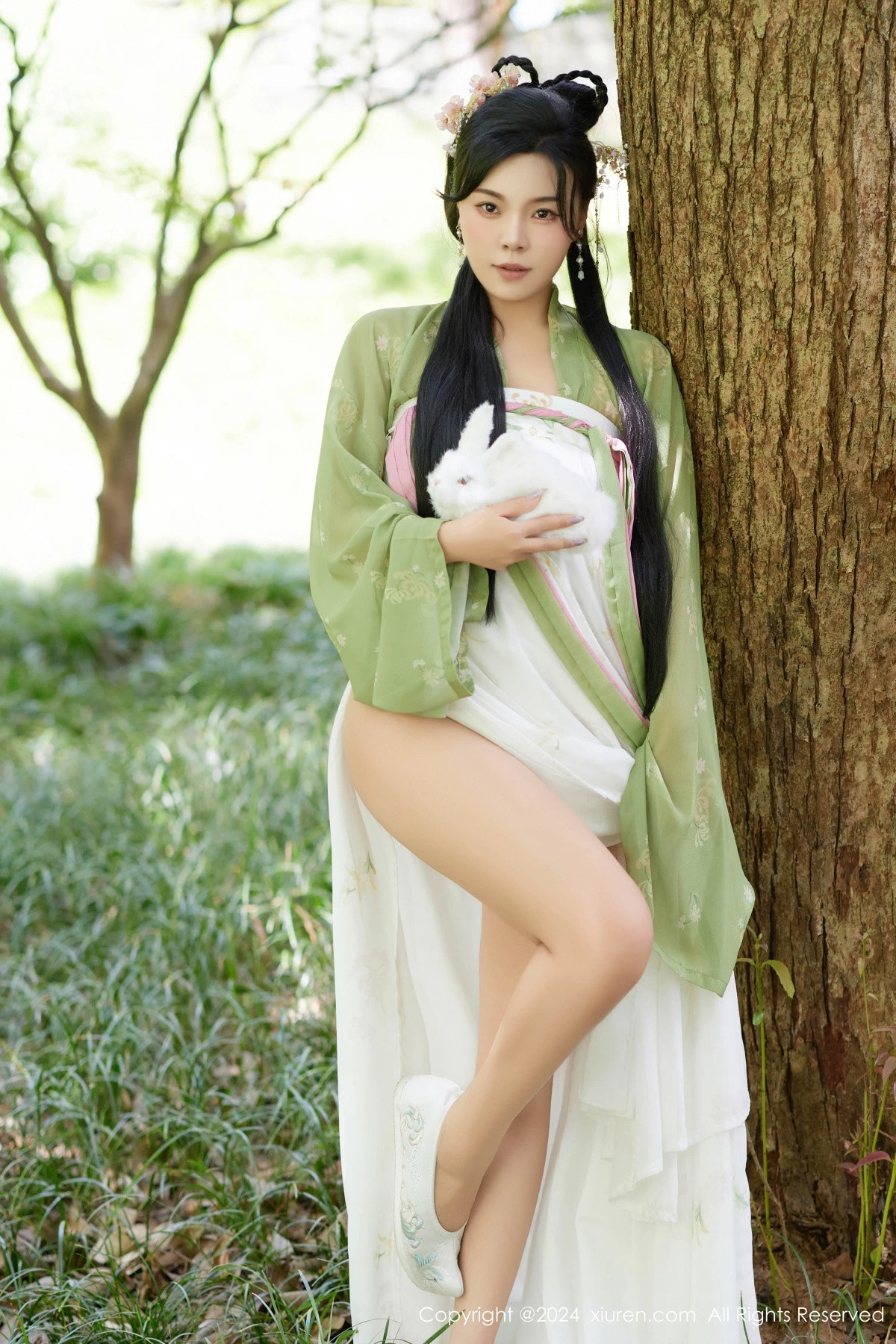 秀人集.com_[XiuRen秀人网]No.9162_模特麦田中秋汉服主题户外性感薄纱服饰秀曼妙身姿诱惑写真72P