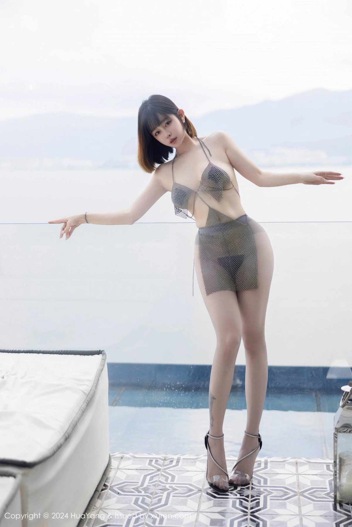 秀人集.com_[HuaYang花漾]Vol.607_女神王雨纯性感缕空情趣内衣配超薄灰丝秀曼妙身姿撩人诱惑写真101P