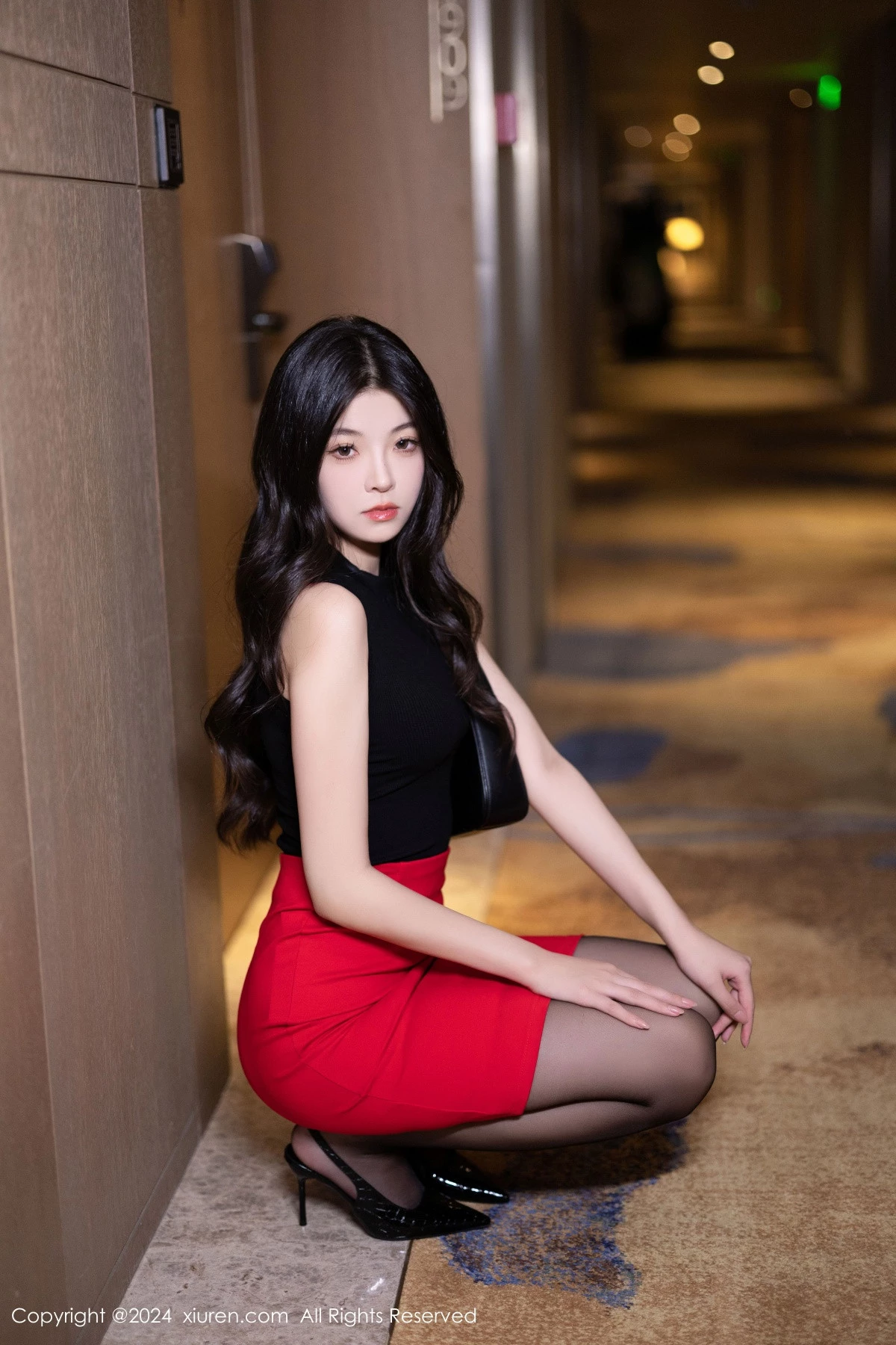 秀人集.com_[XiuRen秀人网]No.9169_模特初梦瑶性感红色短裙露红色内衣配黑丝吊袜秀美腿诱惑写真80P