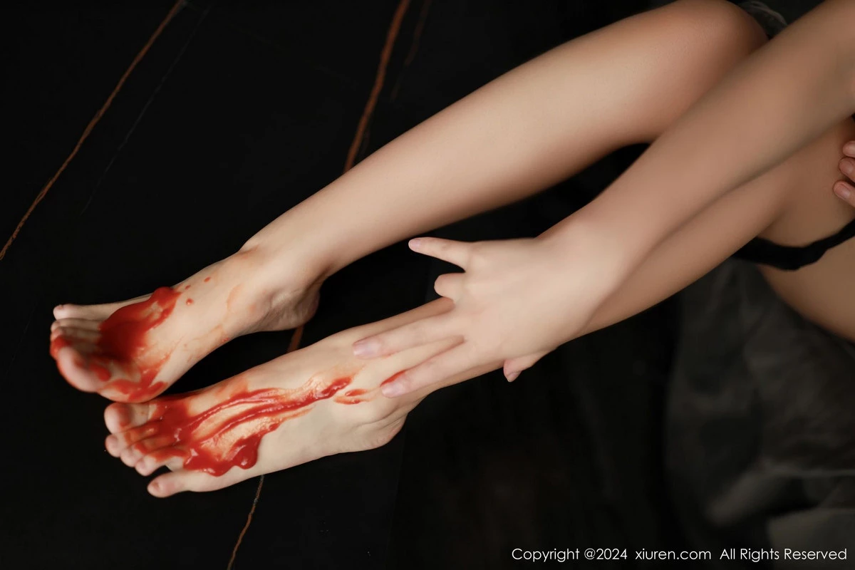 秀人集.com_[XiuRen秀人网]No.9046_模特杏子Yada寝室场景性感黑色蕾丝内衣配超薄黑丝极致魅惑写真85P