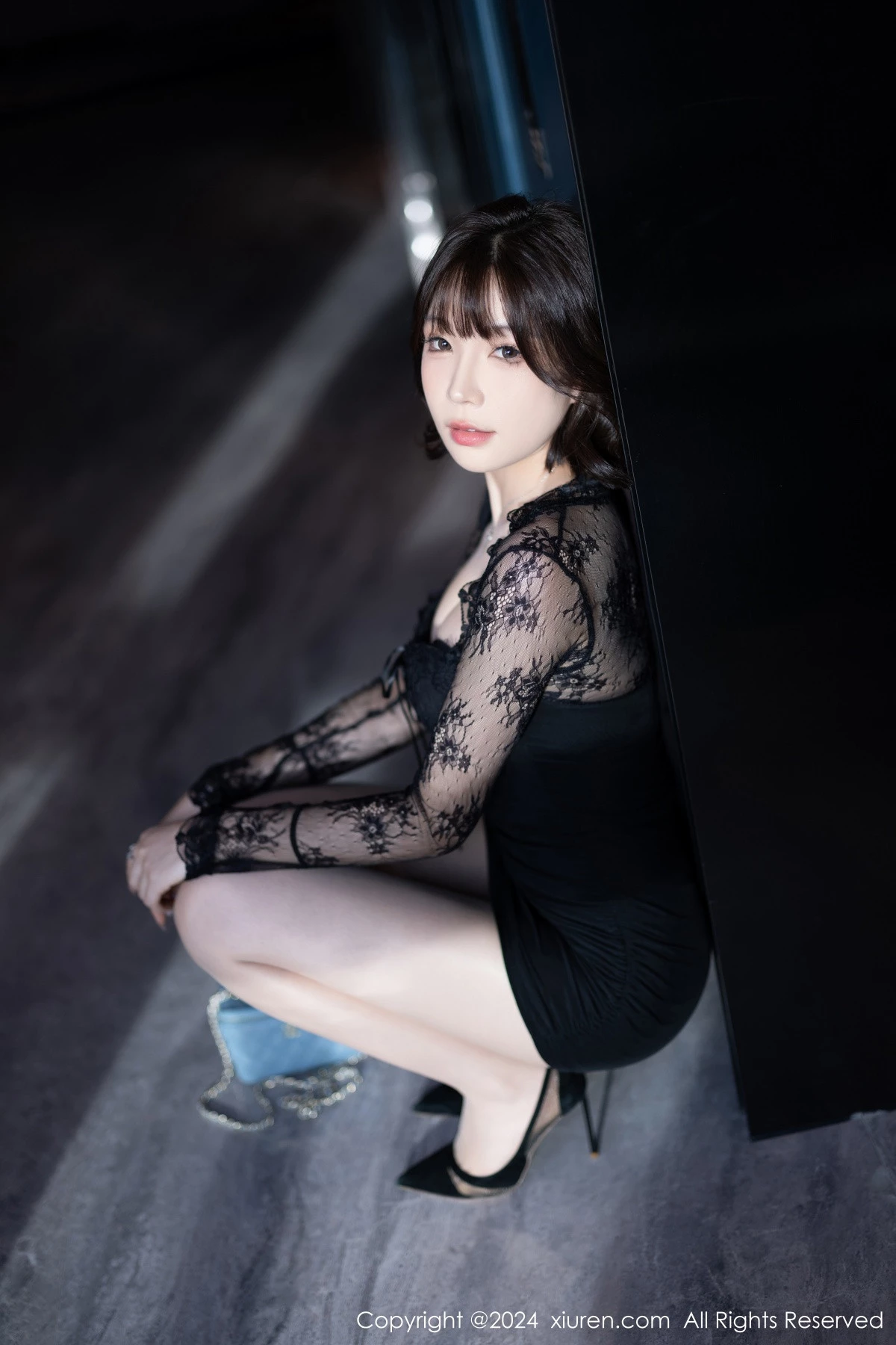 秀人集.com_[XiuRen秀人网]No.9048_女神徐莉芝Booty性感黑色蕾丝内衣配超薄肉丝秀完美身材诱惑写真84P