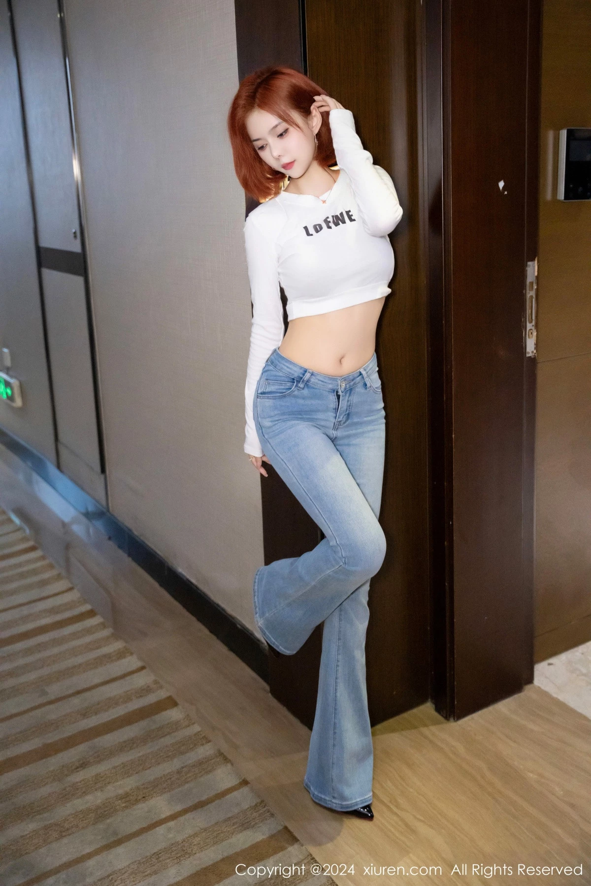 秀人集.com_[XiuRen秀人网]No.9050_模特白芷yy短款白色上衣配牛仔裤露超薄黑丝秀曼妙身姿诱惑写真78P