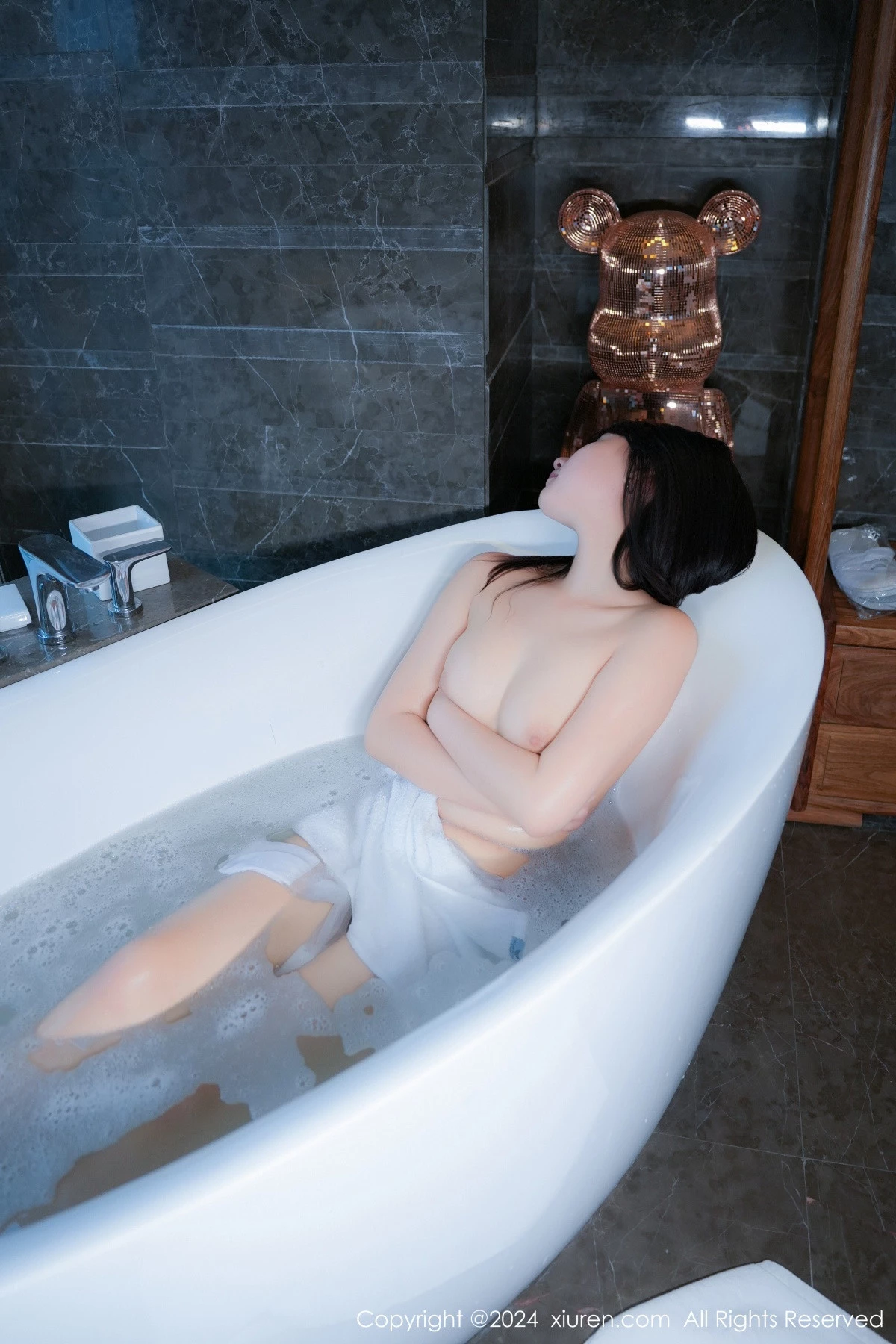 秀人集.com_[XiuRen秀人网]No.9052_新人模特姚若兮vay浅粉色薄纱服饰配白丝袜泡泡浴湿身诱惑写真54P