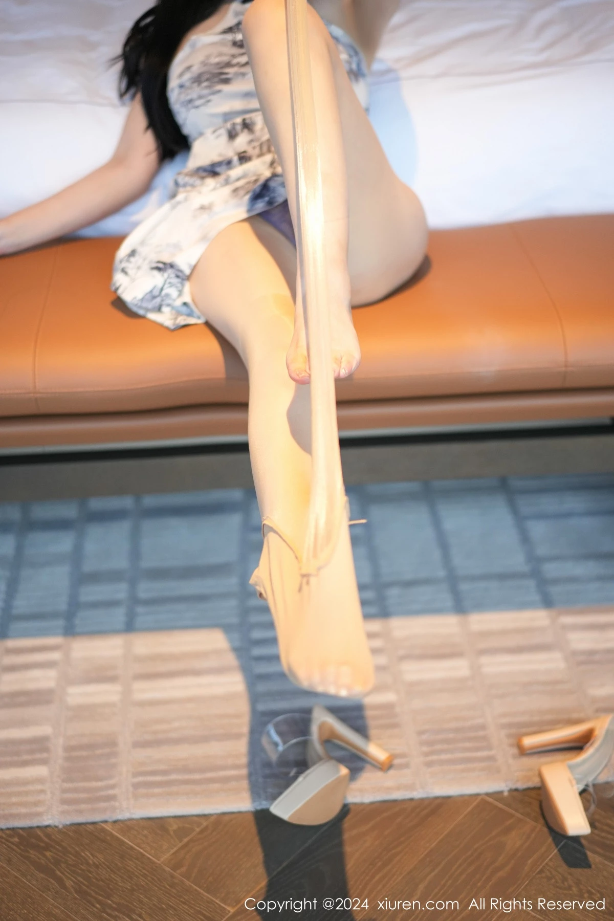 秀人集.com_[XiuRen秀人网]No.9058_模特允爾性感图案旗袍露紫色内衣配超薄肉丝秀丰腴身材诱惑写真71P