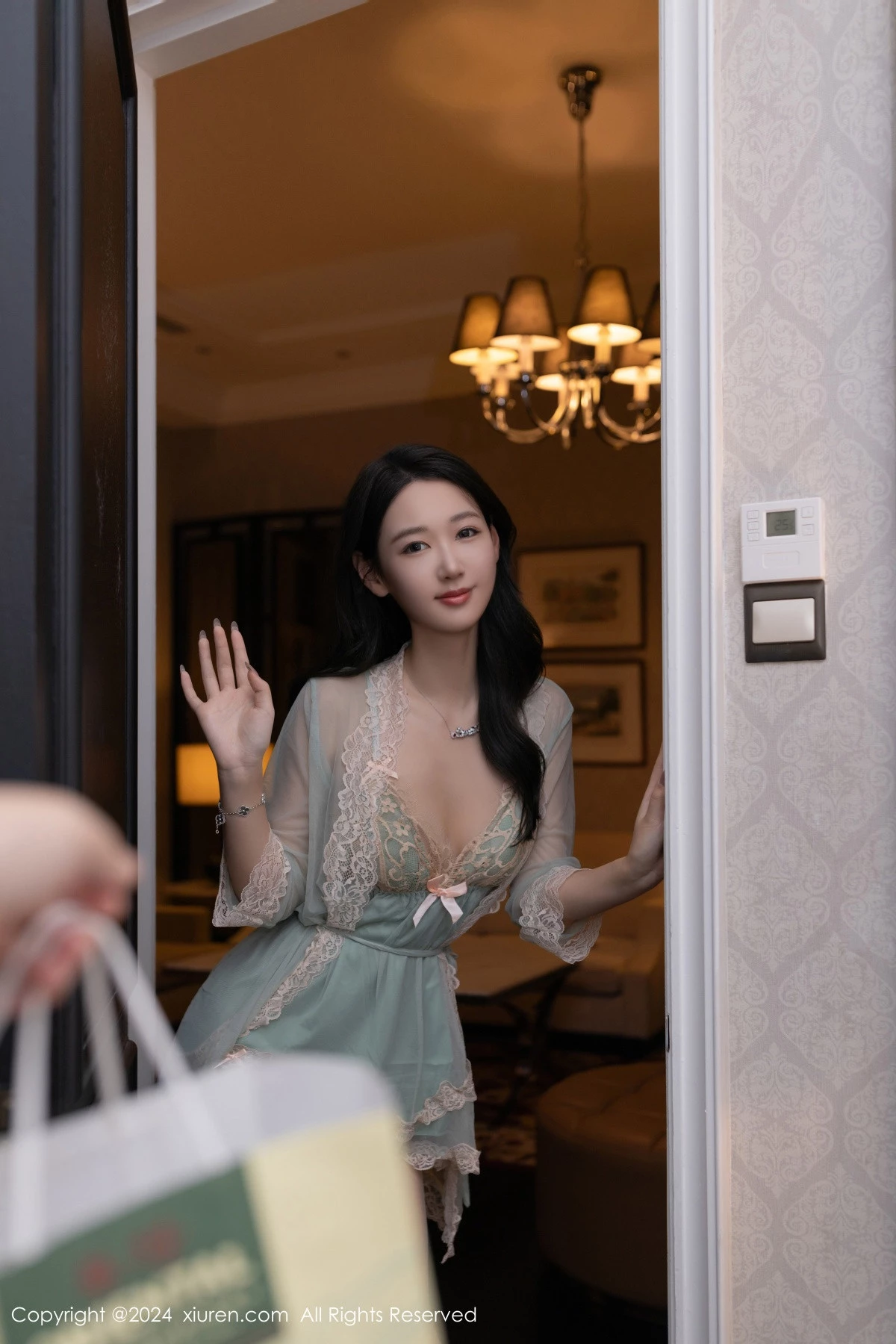 秀人集.com_[XiuRen秀人网]No.9069_模特唐安琪外卖主题性感浅色蕾丝连衣裙配超薄肉丝完美诱惑写真81P