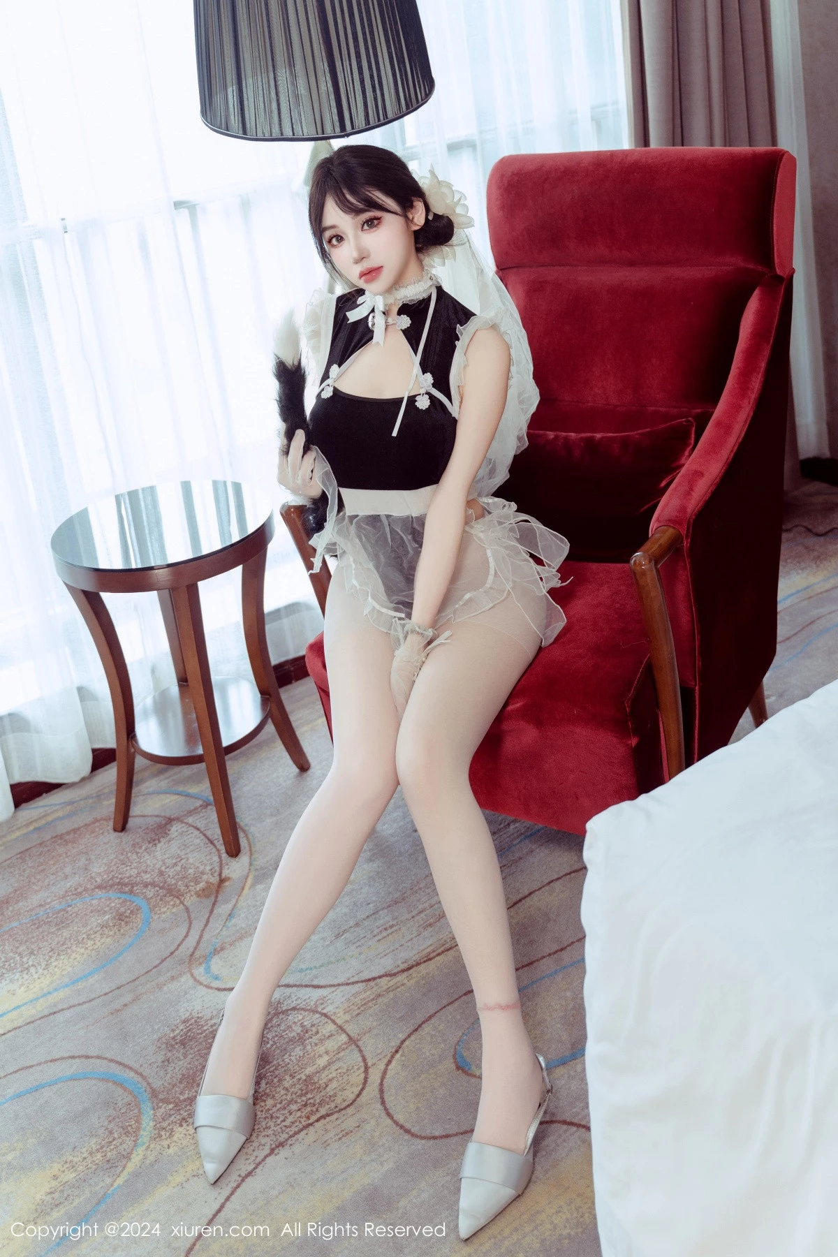 秀人集.com_[XiuRen秀人网]No.9197_模特汐汐爱吃草莓性感白色情趣服饰配超薄肉丝秀惹火身材诱惑写真80P