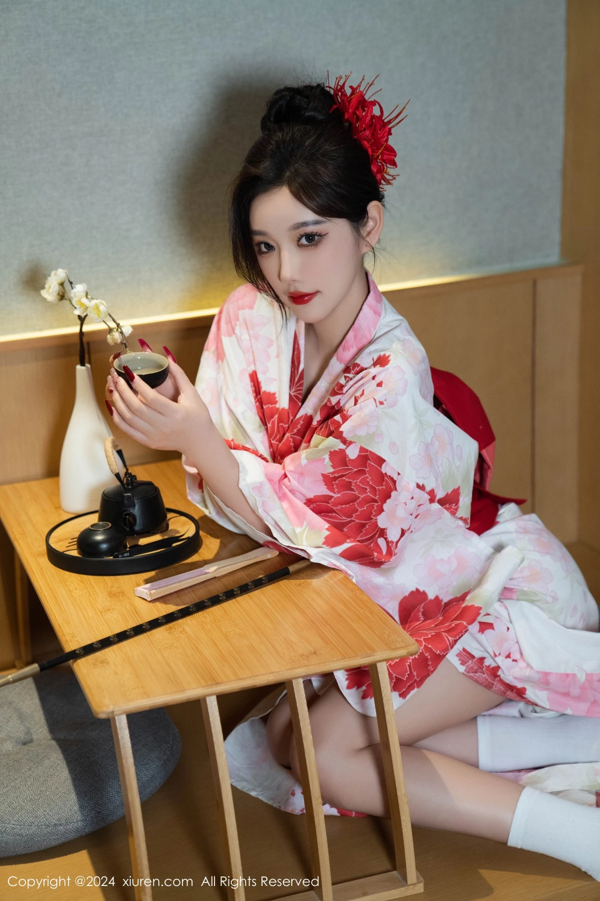 秀人集.com_[XiuRen秀人网]No.9208_女神杨晨晨性感红色花朵服饰露红色情趣内衣秀丰腴身材诱惑写真96P