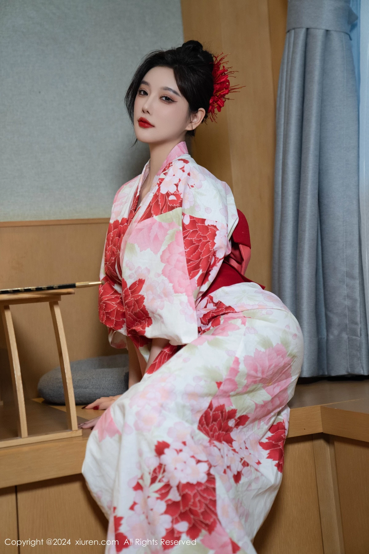 秀人集.com_[XiuRen秀人网]No.9208_女神杨晨晨性感红色花朵服饰露红色情趣内衣秀丰腴身材诱惑写真96P