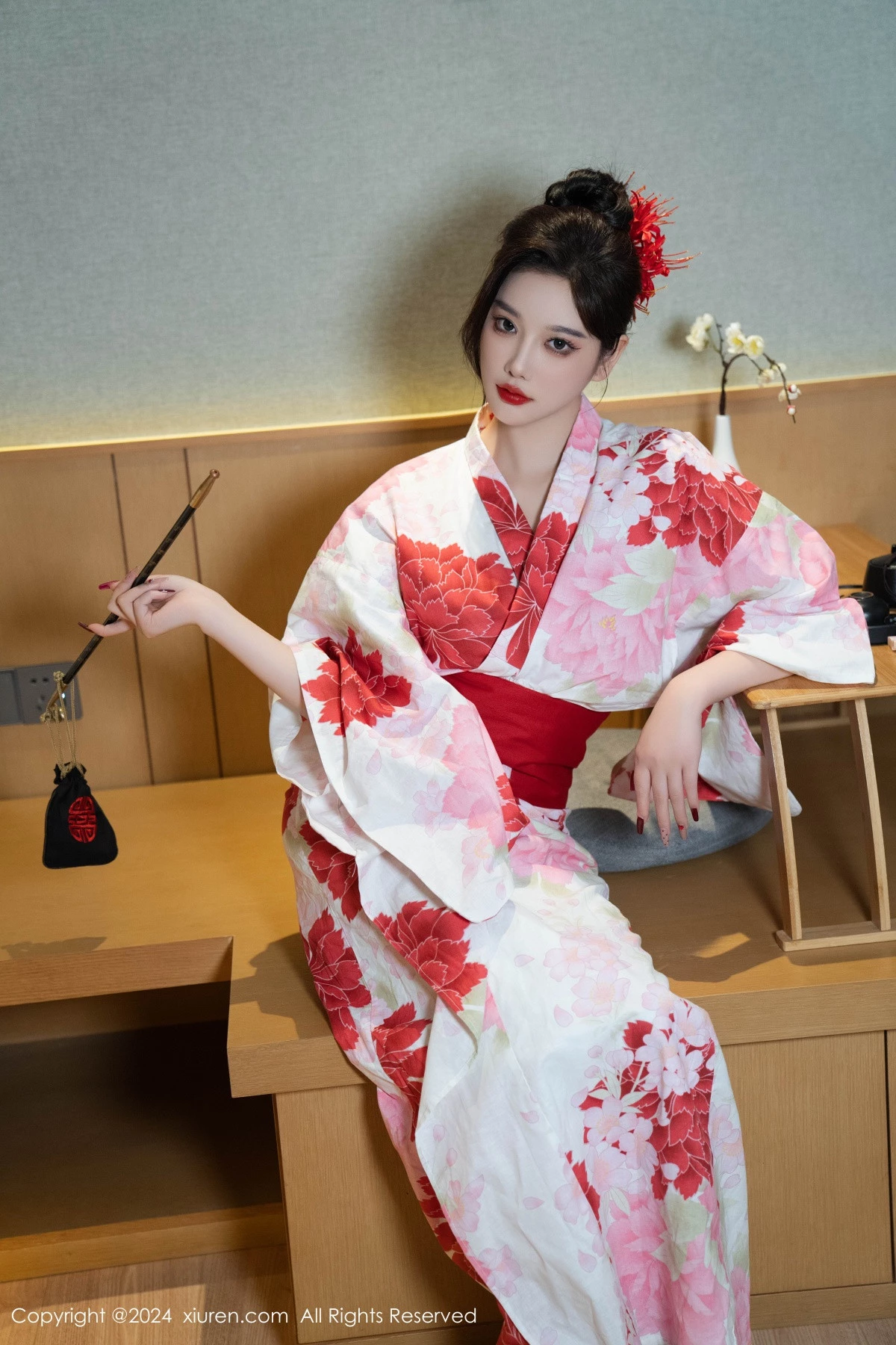 秀人集.com_[XiuRen秀人网]No.9208_女神杨晨晨性感红色花朵服饰露红色情趣内衣秀丰腴身材诱惑写真96P