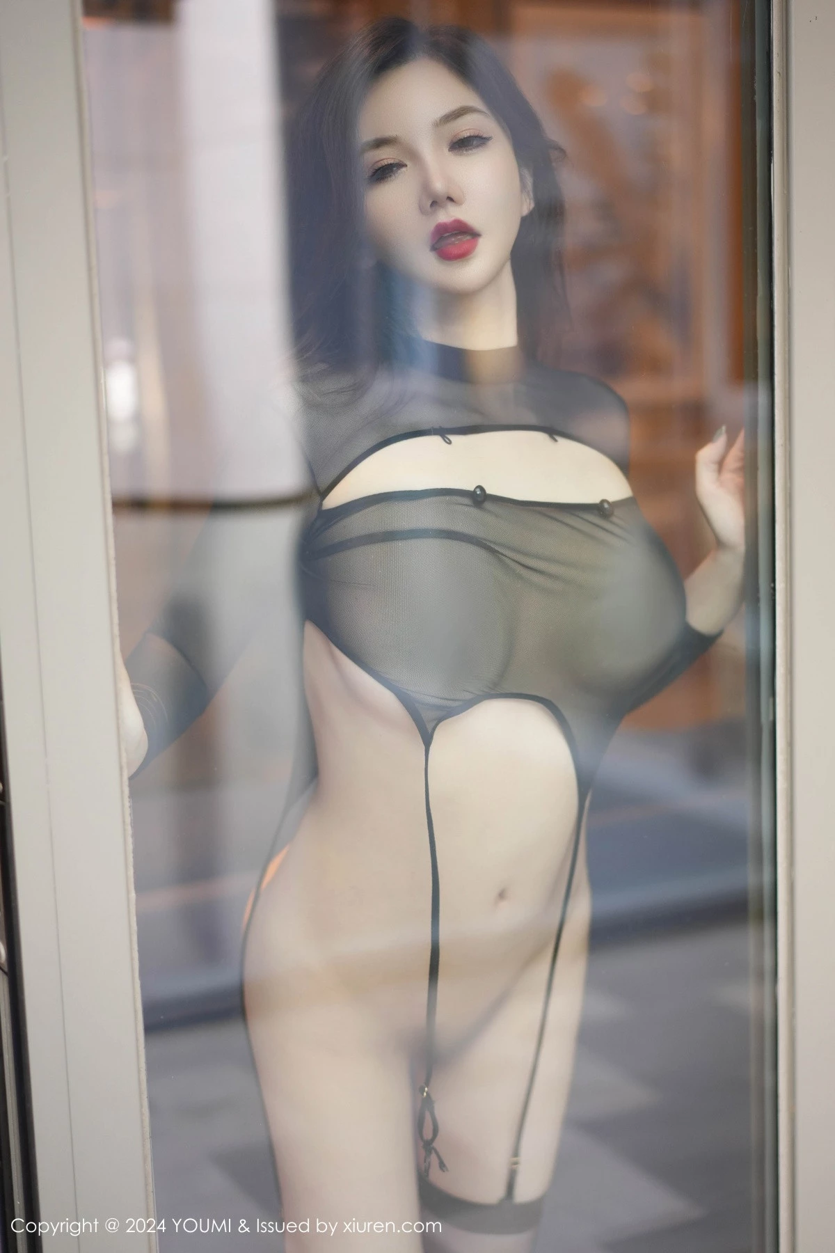 秀人集.com_[YouMi尤蜜荟]Vol.1099_模特心妍小公主性感黑色轻透服饰配黑丝吊袜秀丰满身材诱惑写真51P