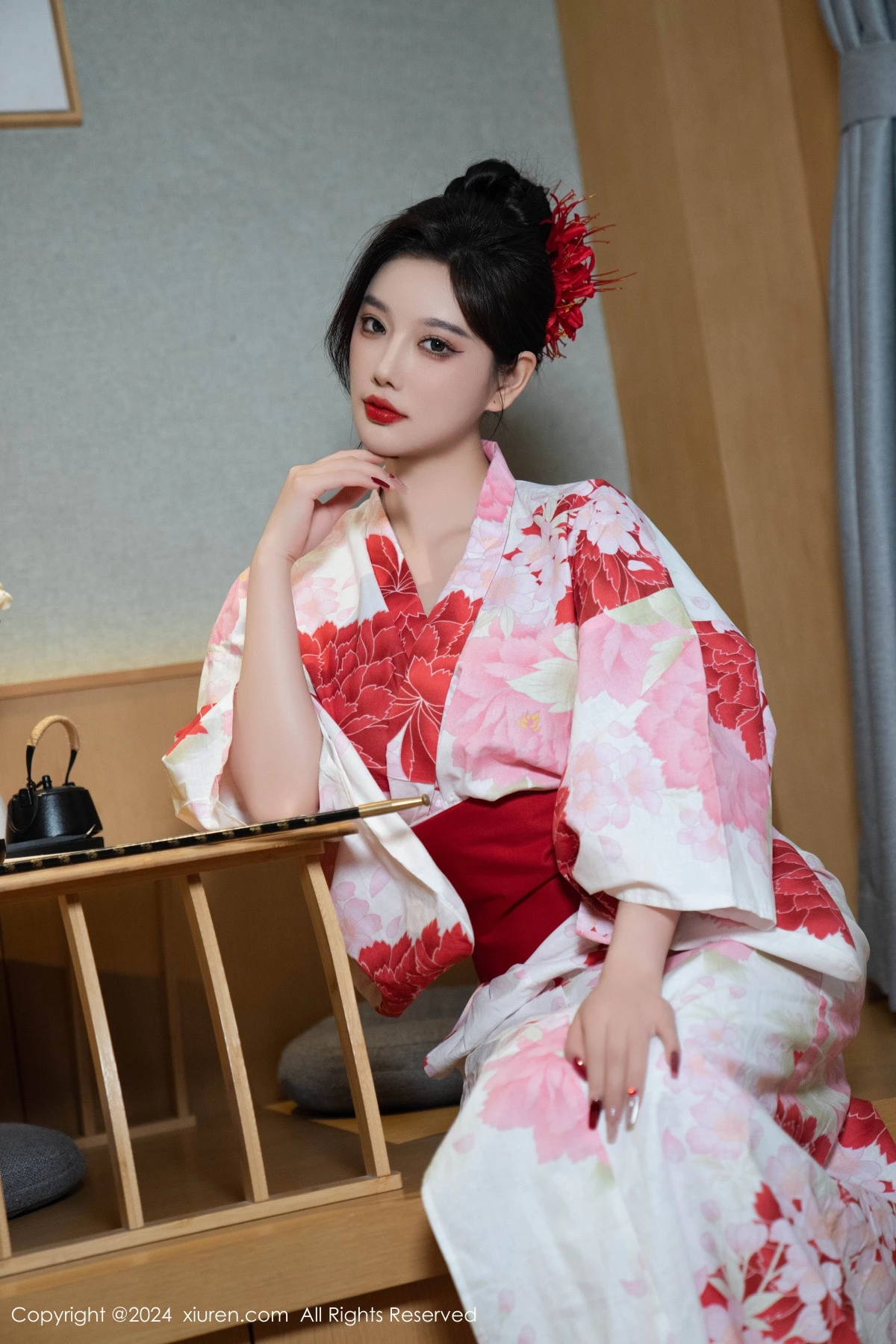 秀人集.com_[XiuRen秀人网]No.9208_女神杨晨晨性感红色花朵服饰露红色情趣内衣秀丰腴身材诱惑写真96P