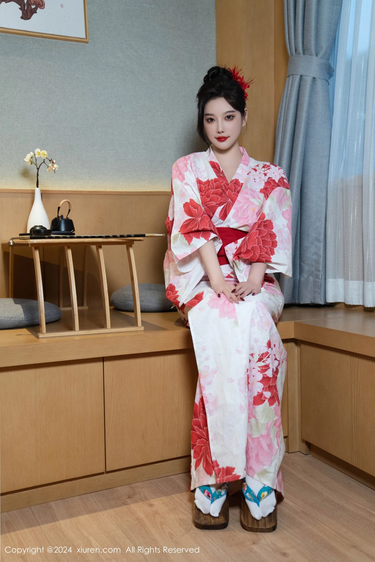 秀人集.com_[XiuRen秀人网]No.9208_女神杨晨晨性感红色花朵服饰露红色情趣内衣秀丰腴身材诱惑写真96P