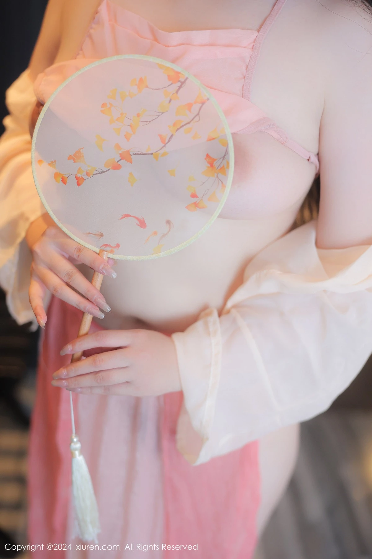 秀人集.com_[XiuRen秀人网]No.9211_模特潘多拉哦私房性感粉色古装服饰秀翘臀美腿惹火诱惑写真59P