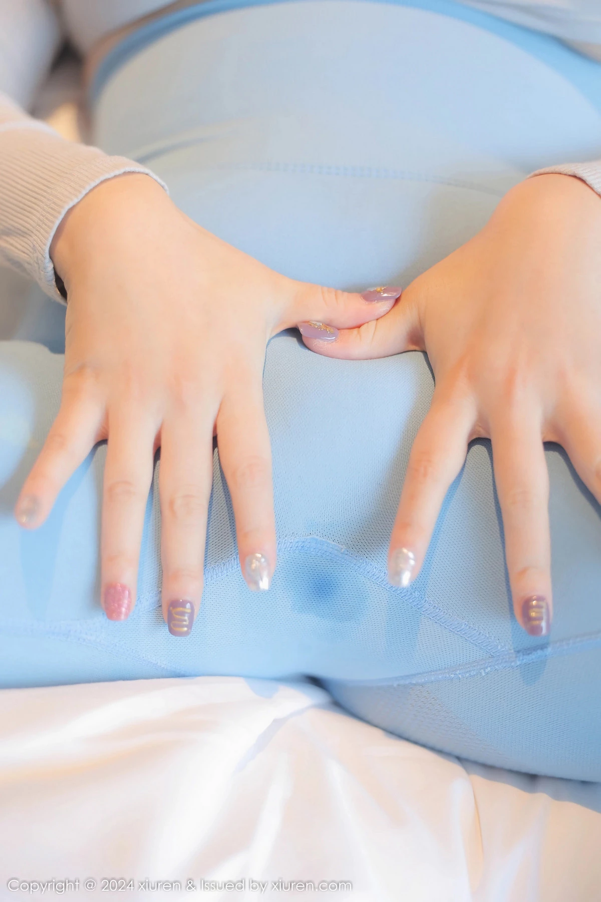 秀人集.com_[XiuRen秀人网]No.9217_模特白洁bessie性感浅色上衣配紧身瑜伽裤秀丰乳肥臀诱惑写真68P